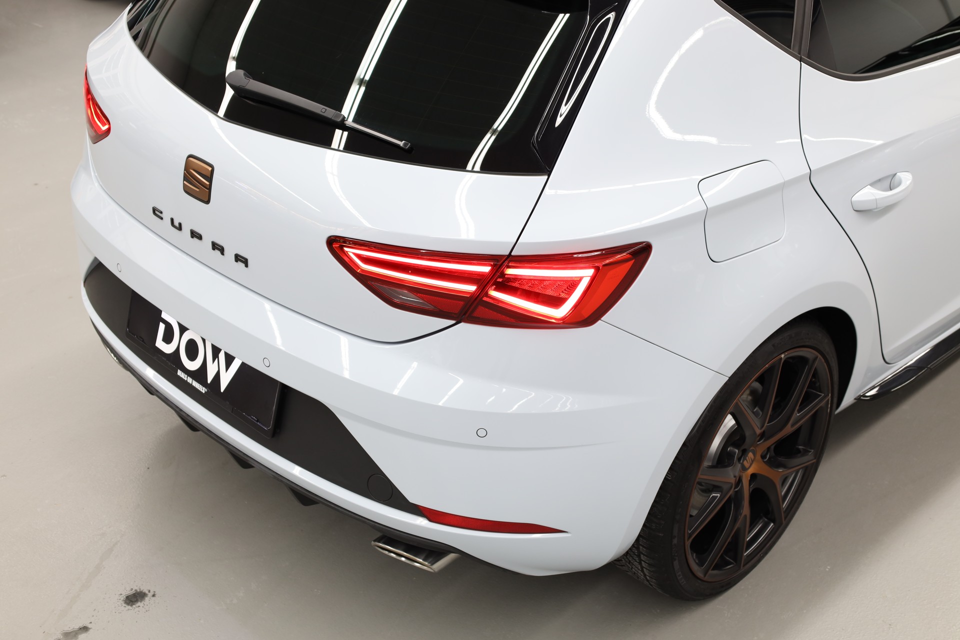 SEAT Leon 2.0 TSI 290 Cupra DSG-image-8