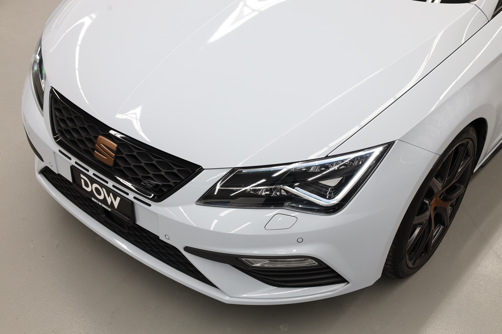SEAT Leon 2.0 TSI 290 Cupra DSG-image-4