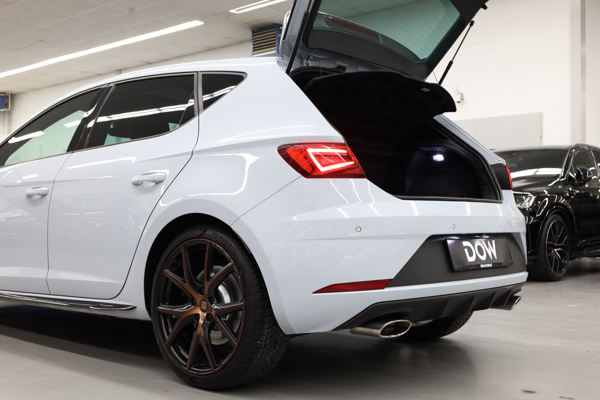 SEAT Leon 2.0 TSI 290 Cupra DSG-image-9