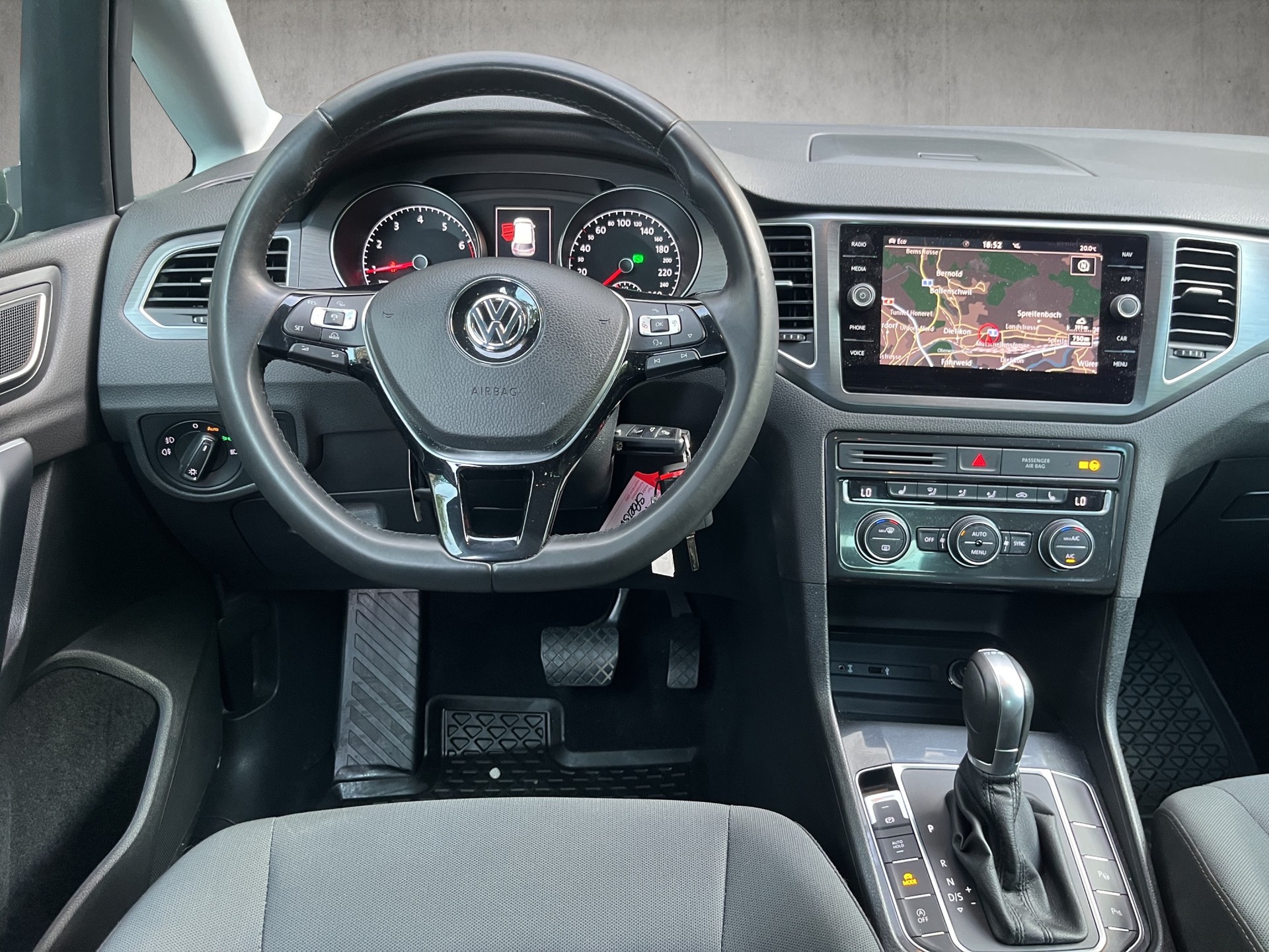 VW Golf Sportsvan 1.5 TSI EVO Highline DSG-image-15