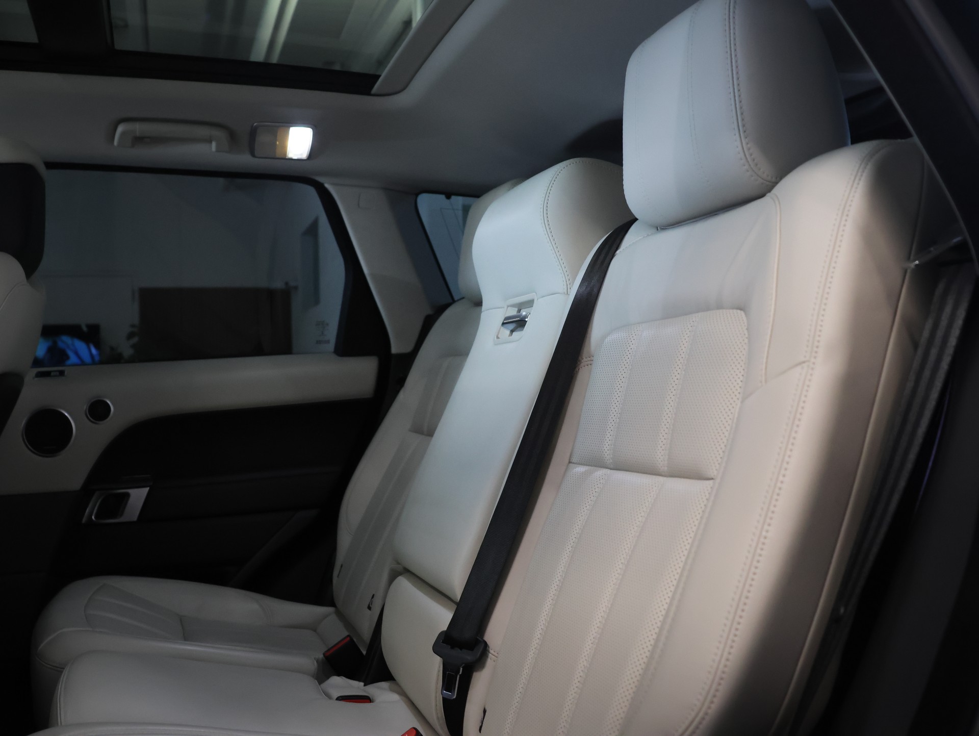 LAND ROVER Range Rover Sport *Meridian* *Sitzheizung* *Panoramadach*-image-36