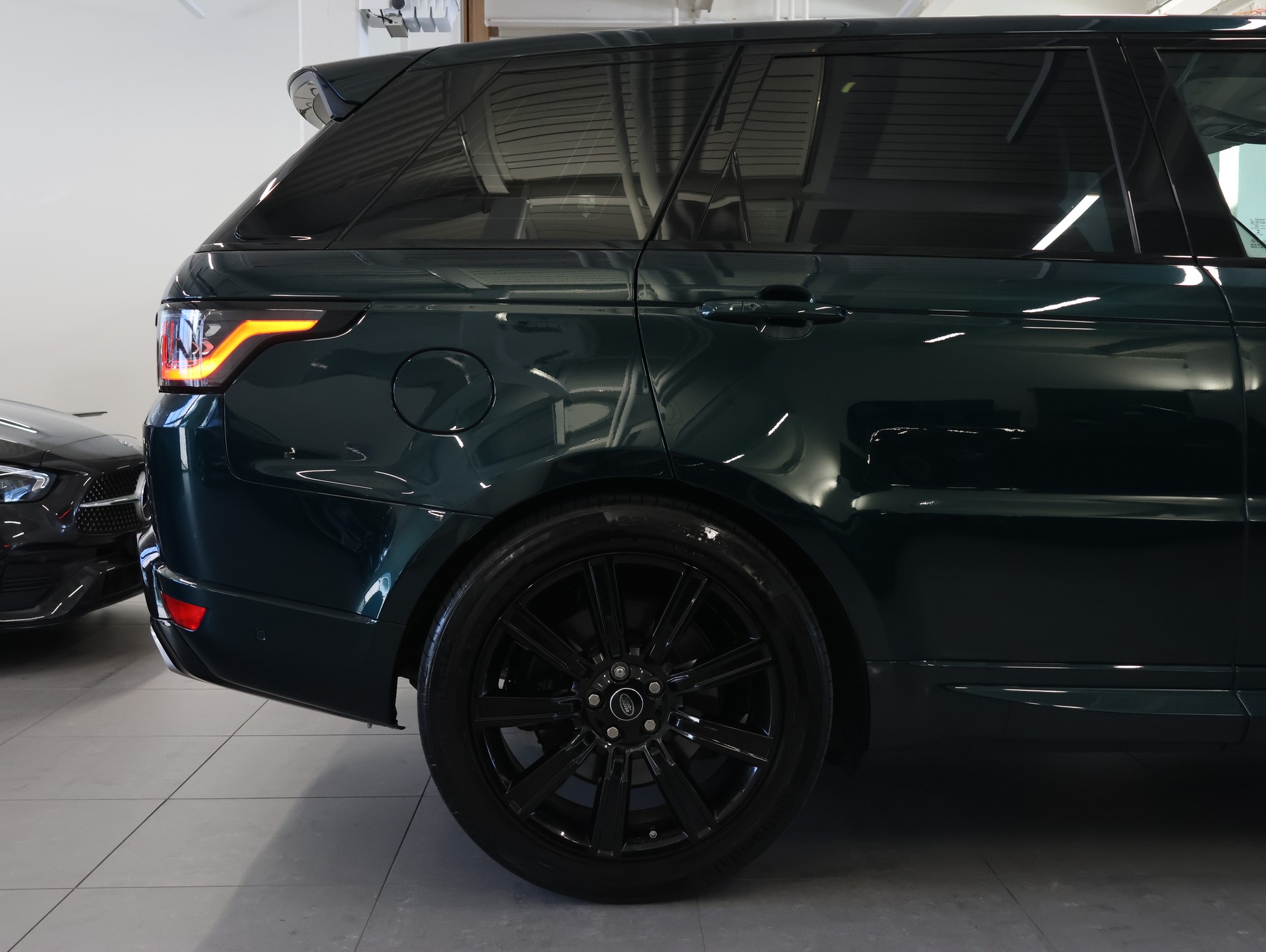 LAND ROVER Range Rover Sport *Meridian* *Sitzheizung* *Panoramadach*-image-6