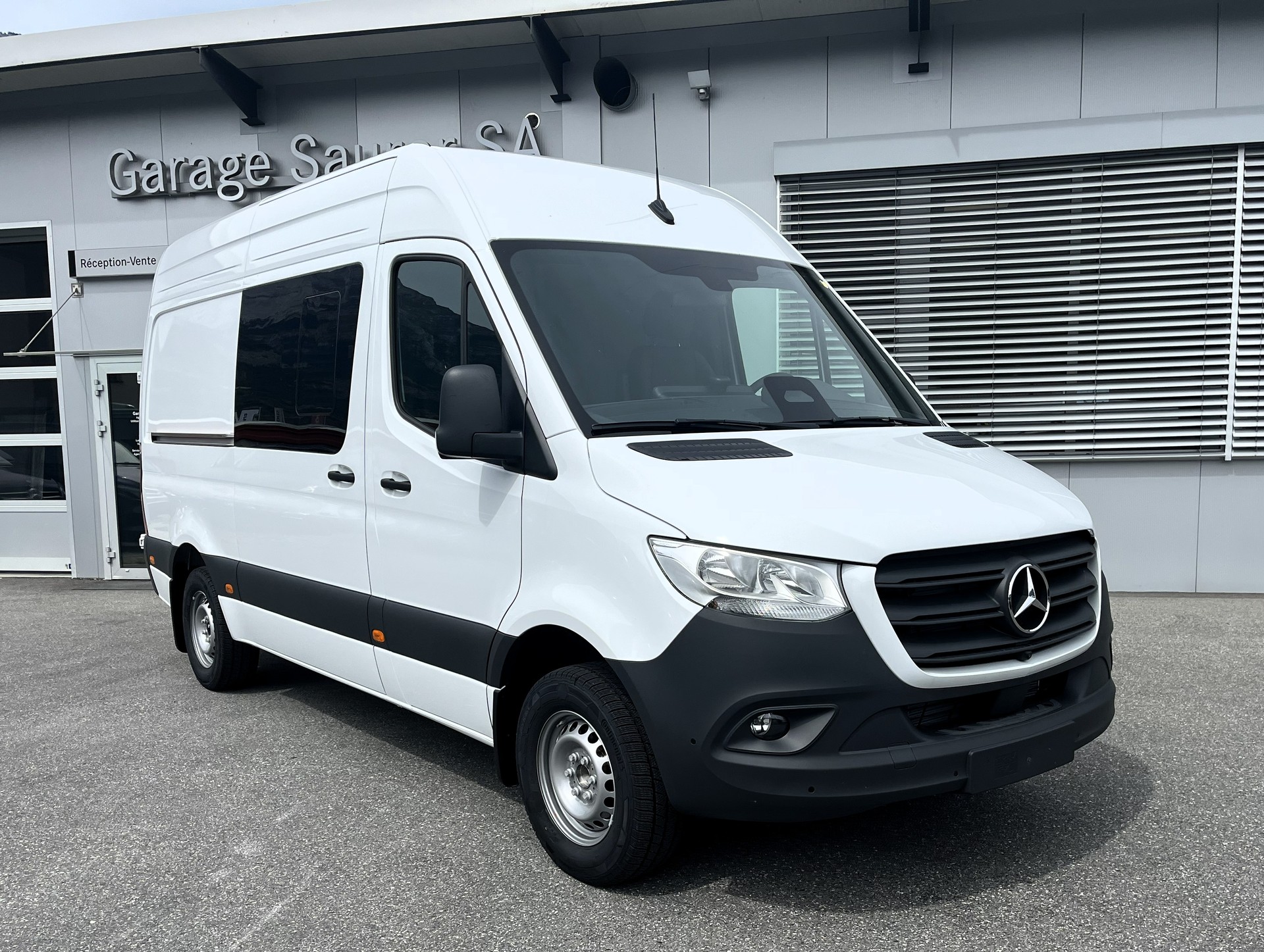 MERCEDES-BENZ Sprinter 419 CDI Standard 9G-TRONIC-image-0