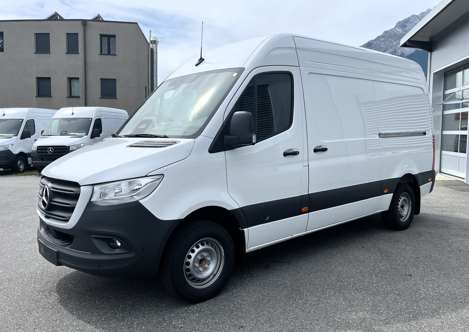 MERCEDES-BENZ Sprinter 419 CDI Standard 9G-TRONIC-image-4