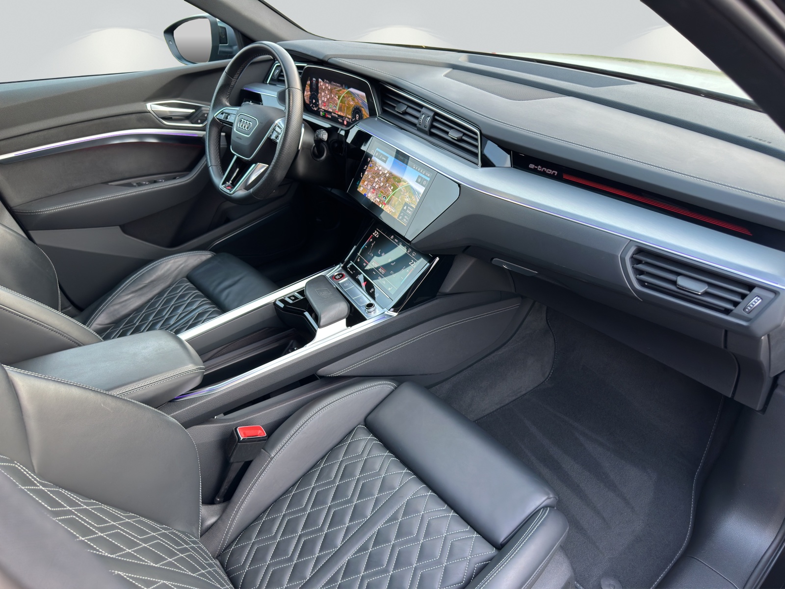AUDI e-tron S quattro-image-7