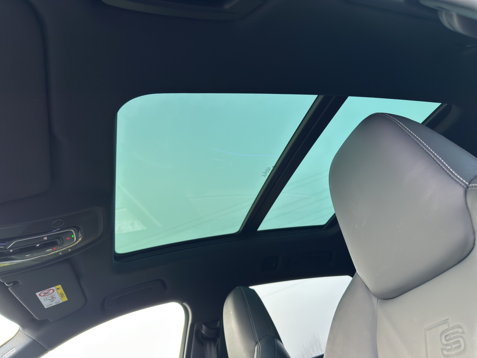 AUDI e-tron S quattro-image-12
