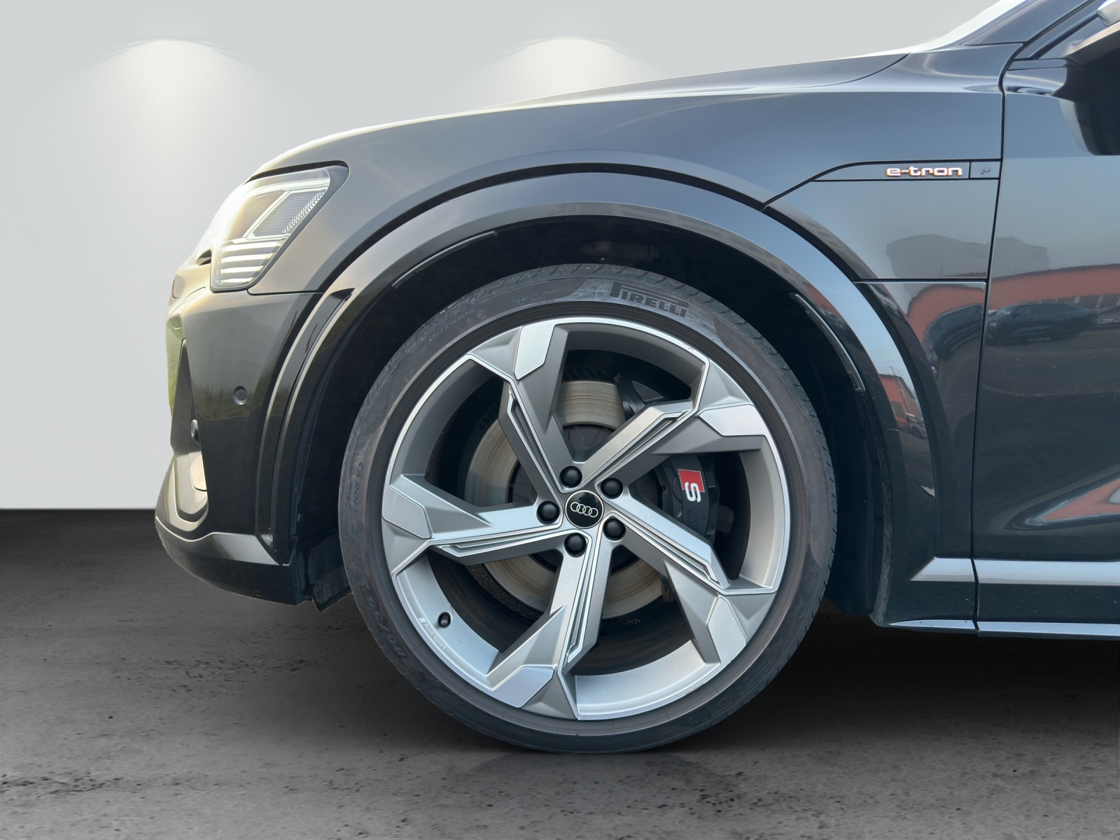 AUDI e-tron S quattro-image-10