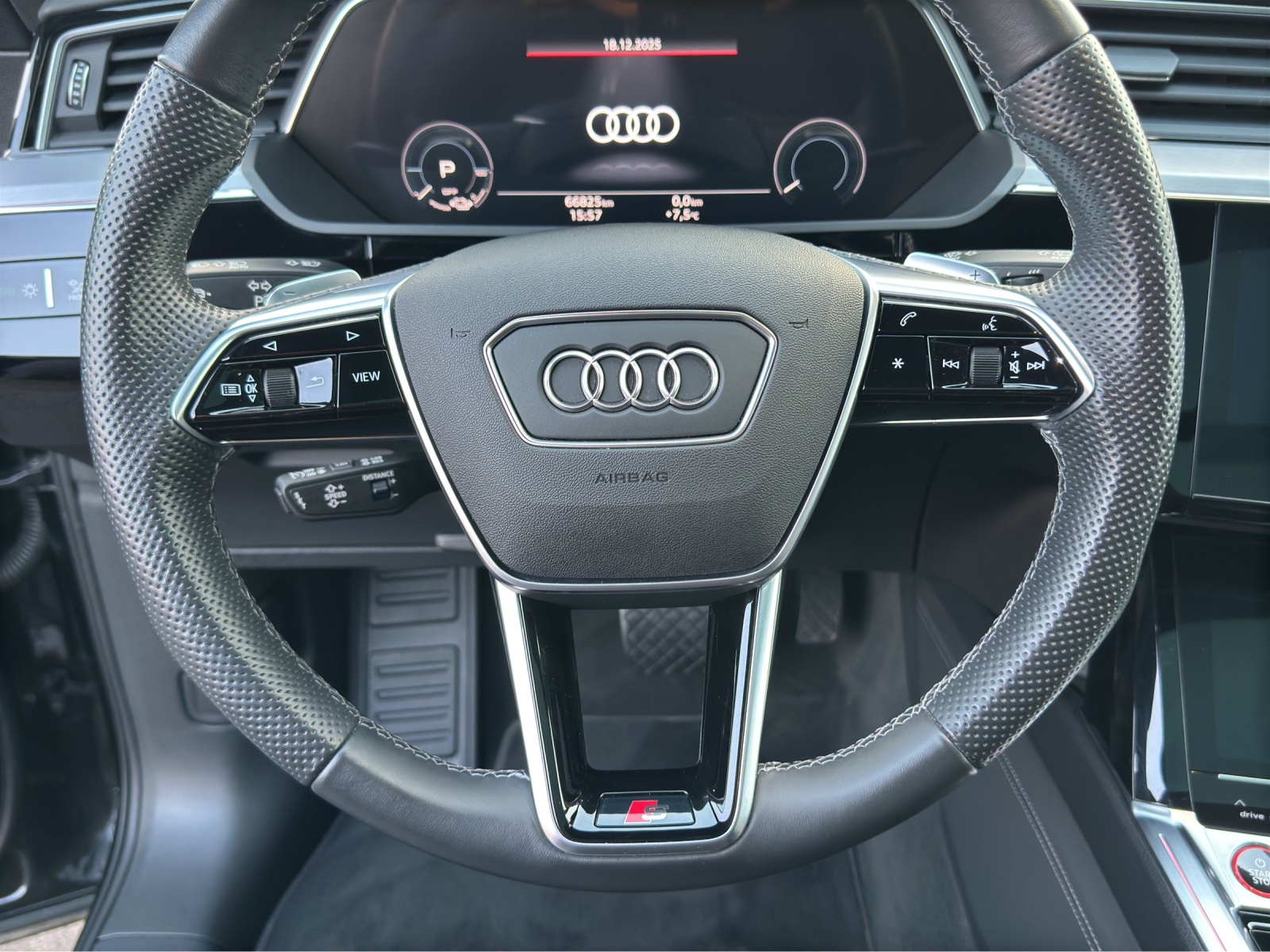 AUDI e-tron S quattro-image-13