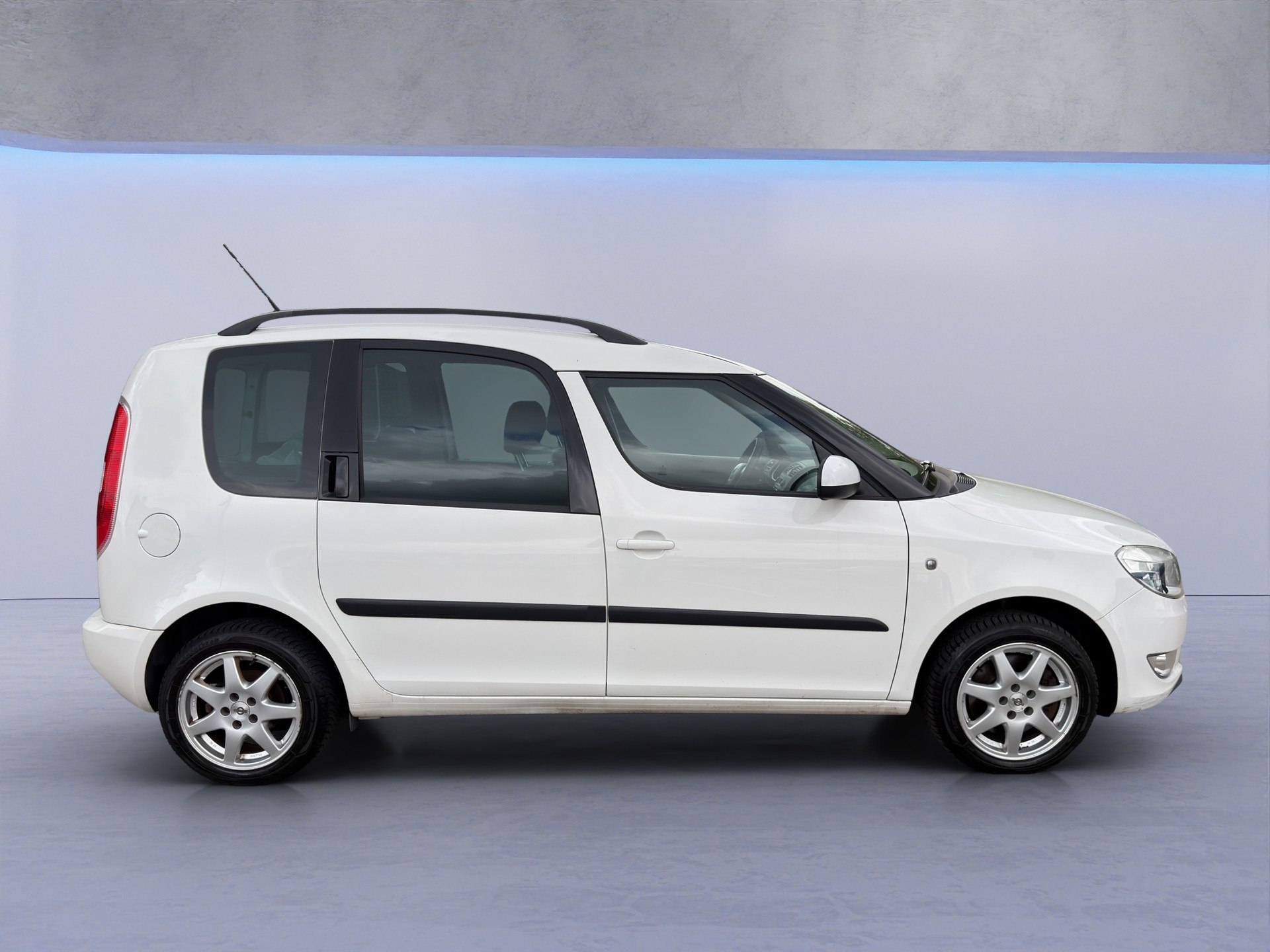 SKODA Roomster 1.2 TSI Style-image-7