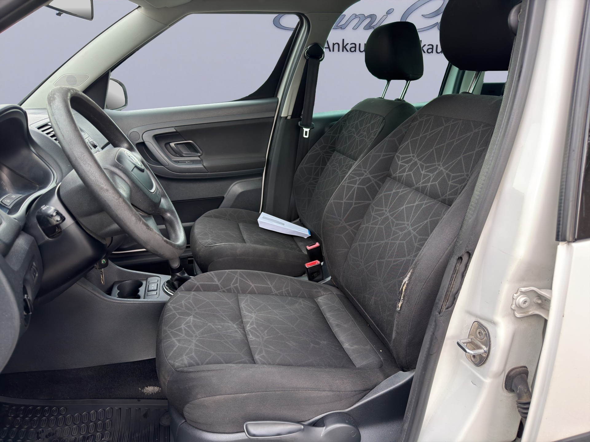 SKODA Roomster 1.2 TSI Style-image-10