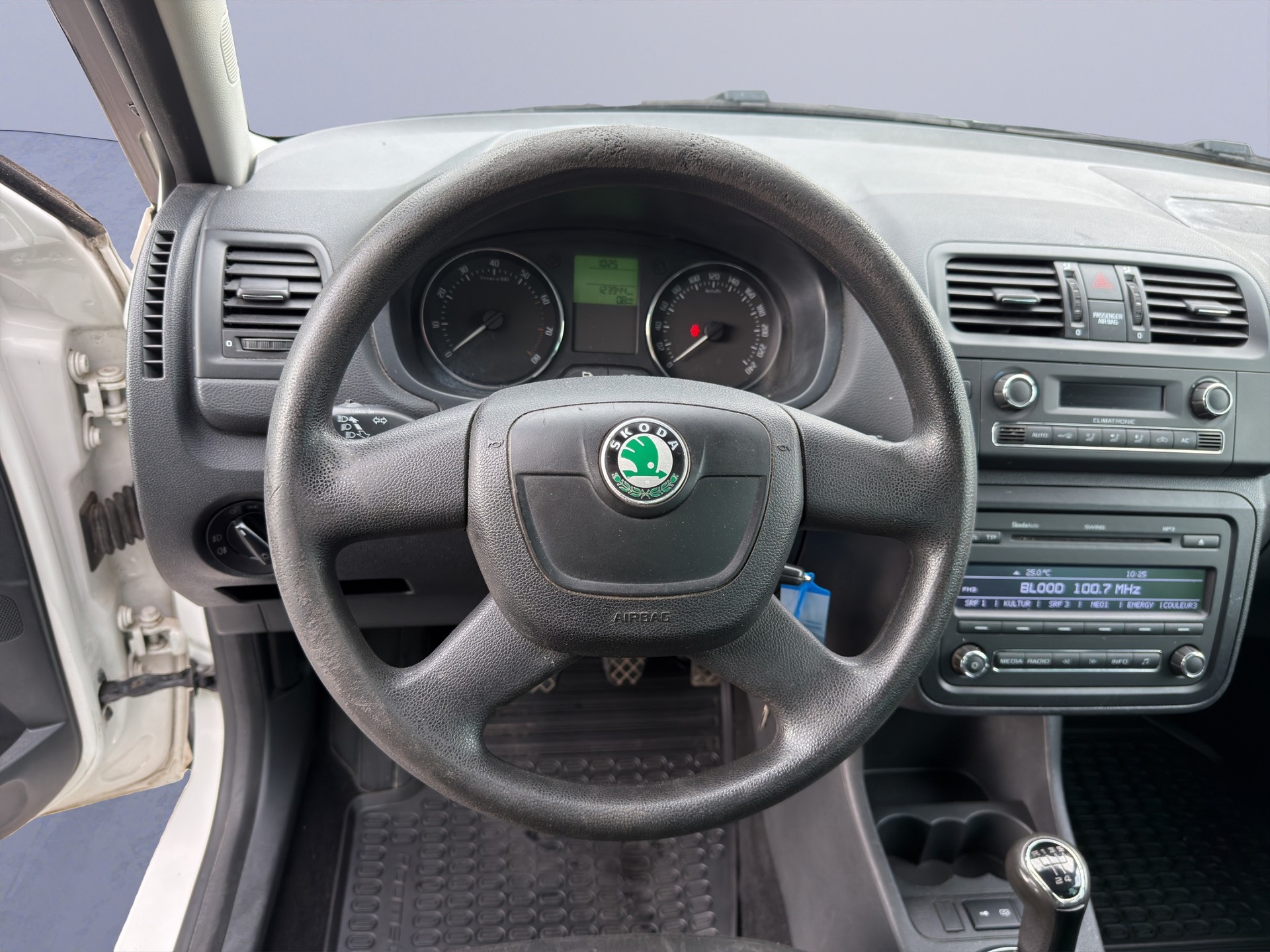 SKODA Roomster 1.2 TSI Style-image-12