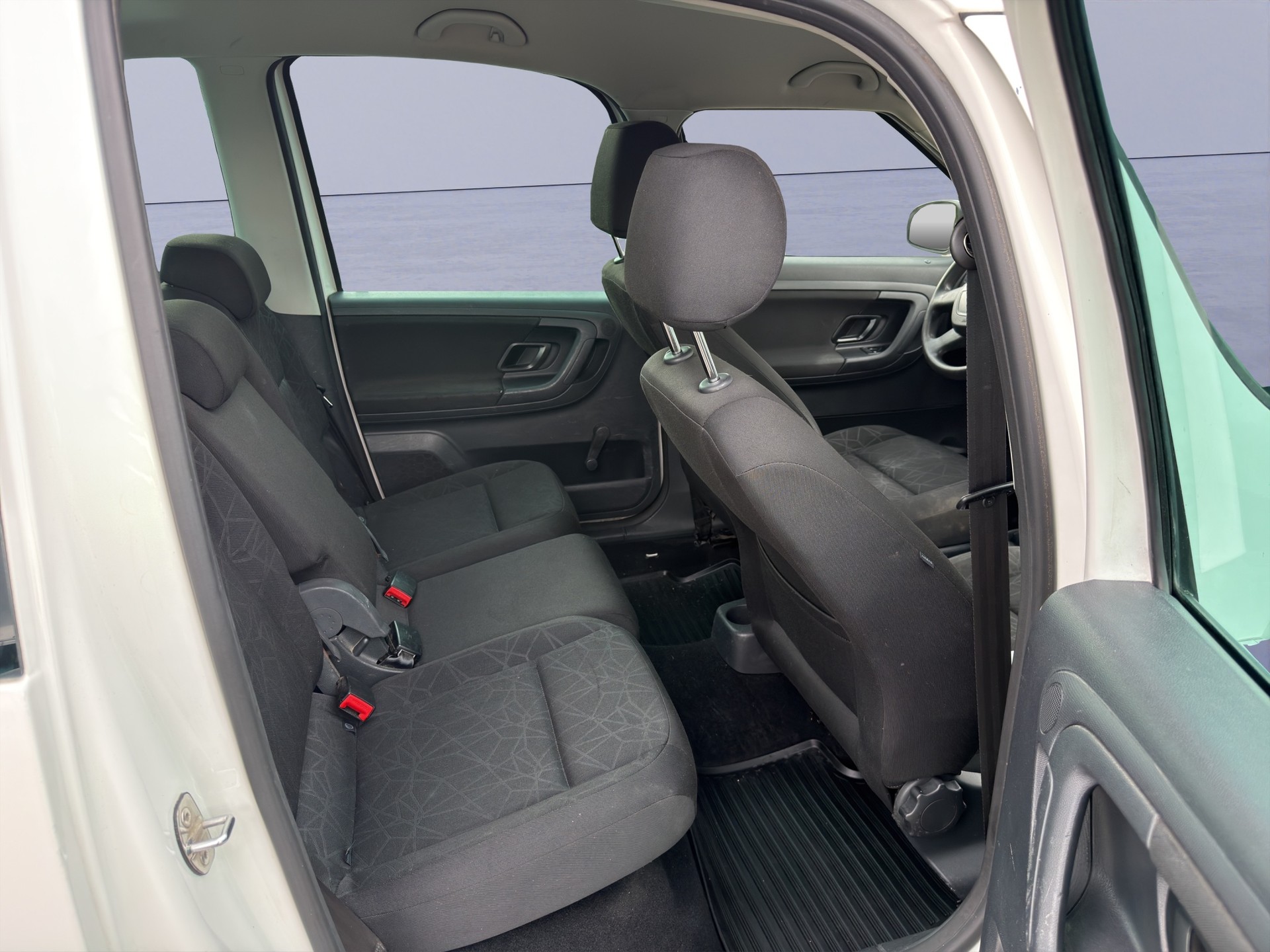 SKODA Roomster 1.2 TSI Style-image-13