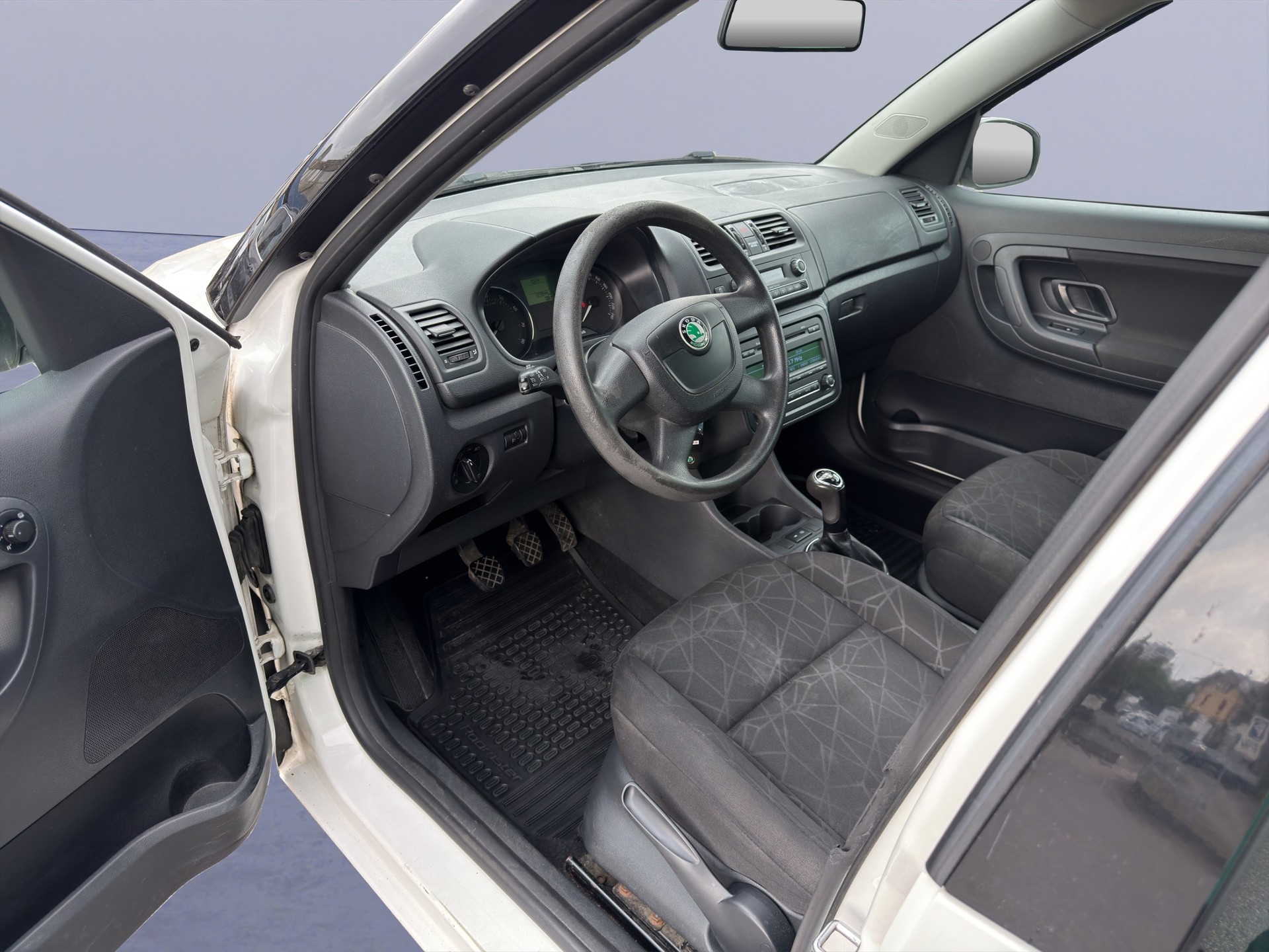 SKODA Roomster 1.2 TSI Style-image-14