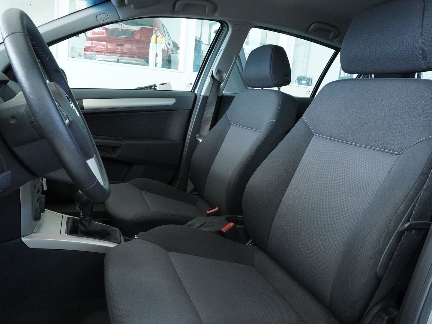 OPEL Astra 1.8i 16V Diamond-image-4