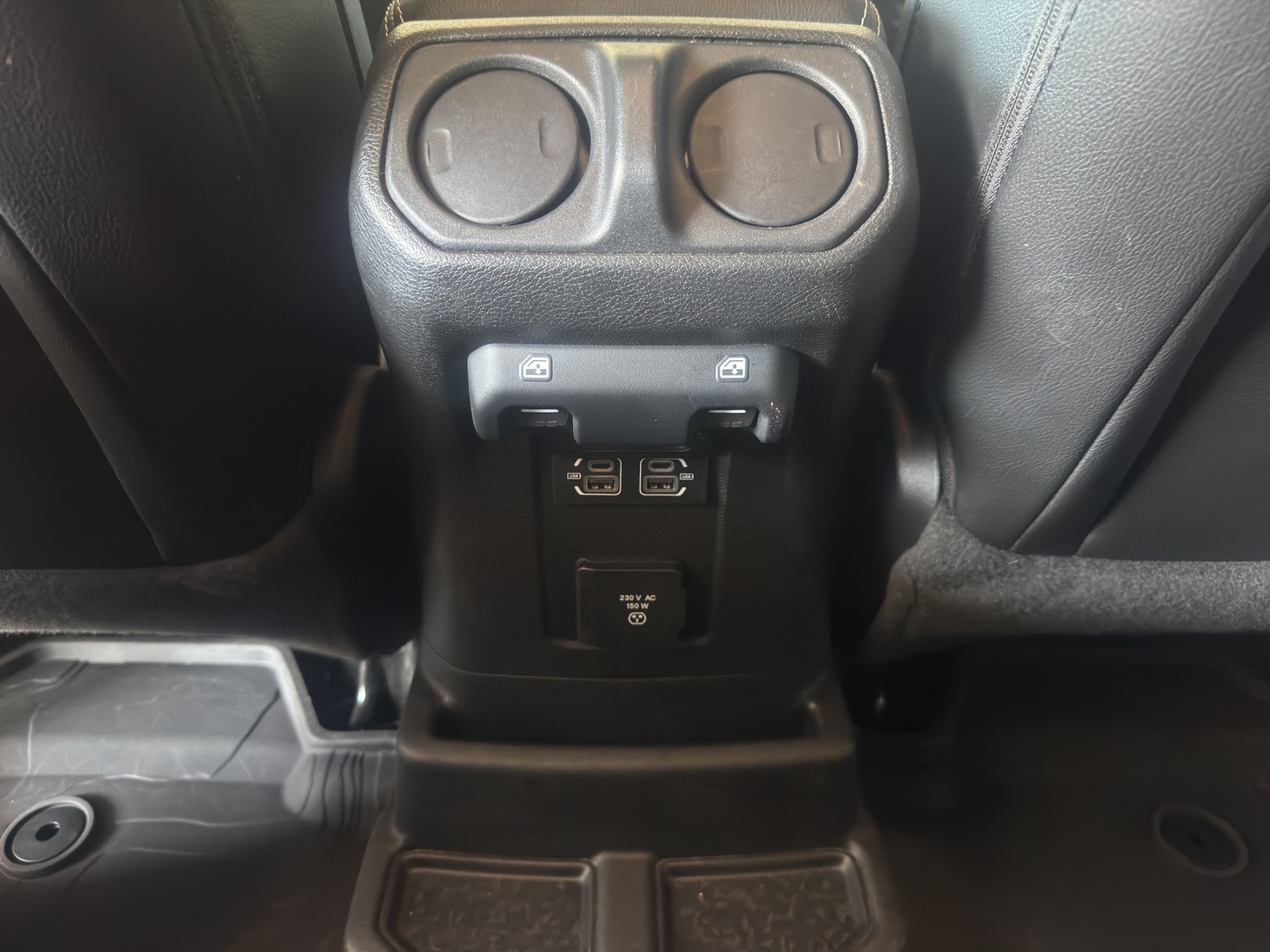 JEEP Wrangler 2.0 Turbo Sahara Unlimited 4xe-image-17