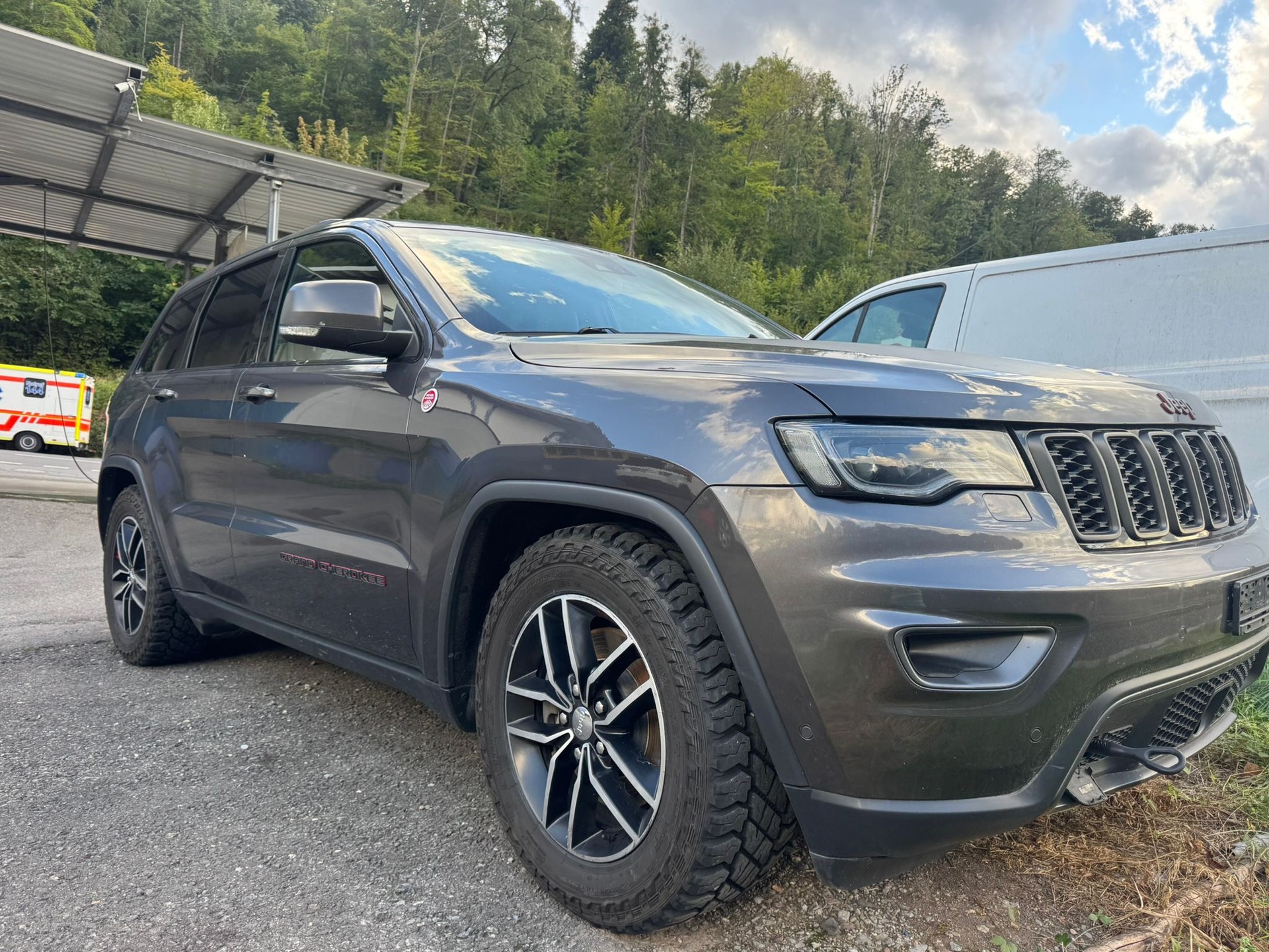 JEEP Grand Cherokee 3.0 CRD Trailhawk Automatic-image-3