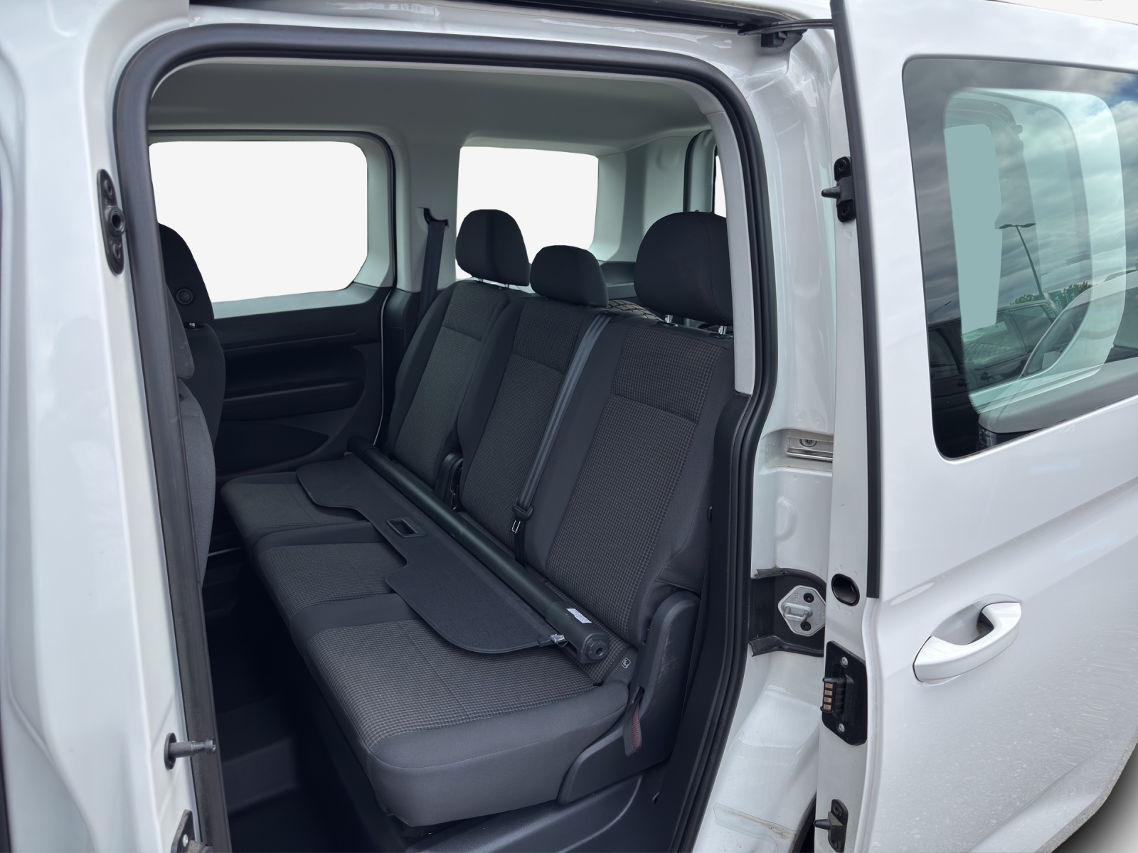 VW Caddy 2.0 TDI 4Motion-image-11