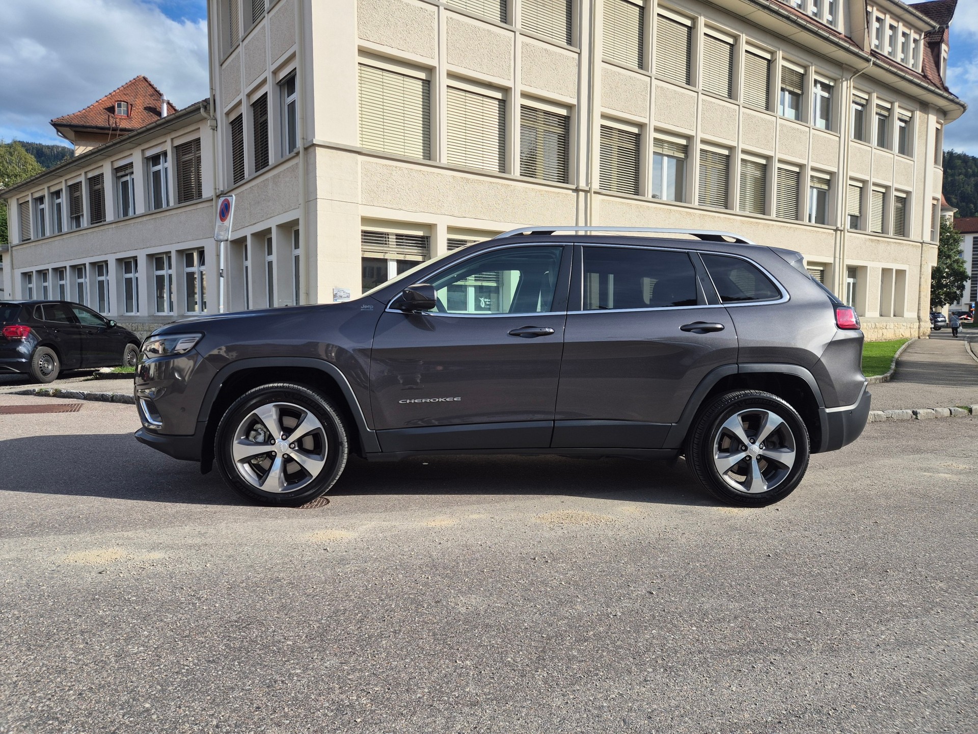 JEEP Cherokee 2.2MJ Limited AWD Drive I 9ATX-showroom-element-1