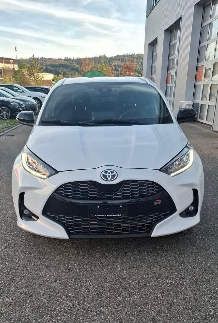 TOYOTA Yaris 1.5 GR Sport e-CVT-image-5
