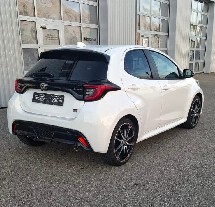 TOYOTA Yaris 1.5 GR Sport e-CVT-image-3