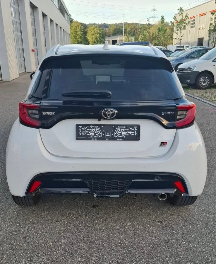 TOYOTA Yaris 1.5 GR Sport e-CVT-image-4