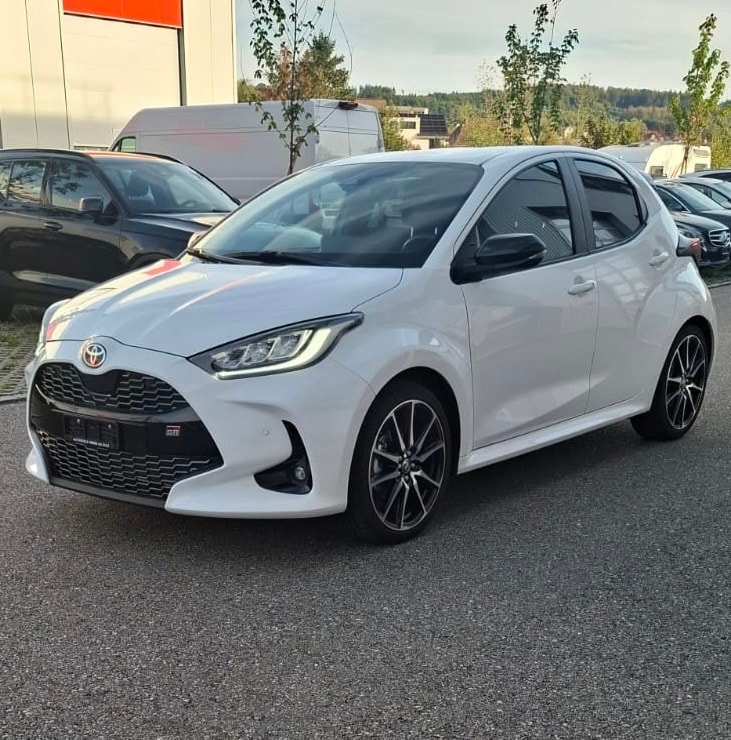 TOYOTA Yaris 1.5 GR Sport e-CVT