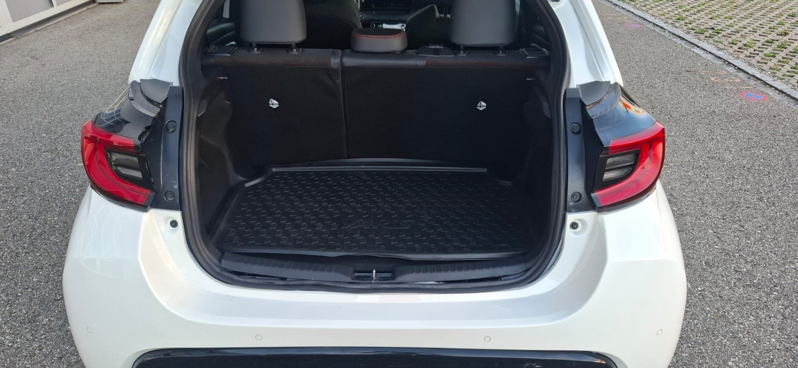 TOYOTA Yaris 1.5 GR Sport e-CVT-image-7