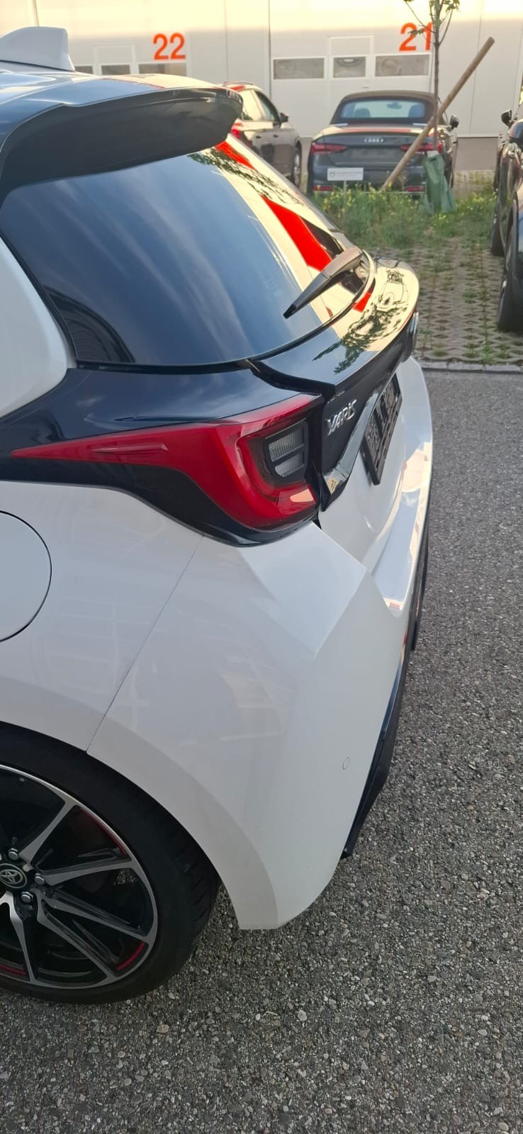 TOYOTA Yaris 1.5 GR Sport e-CVT-image-6