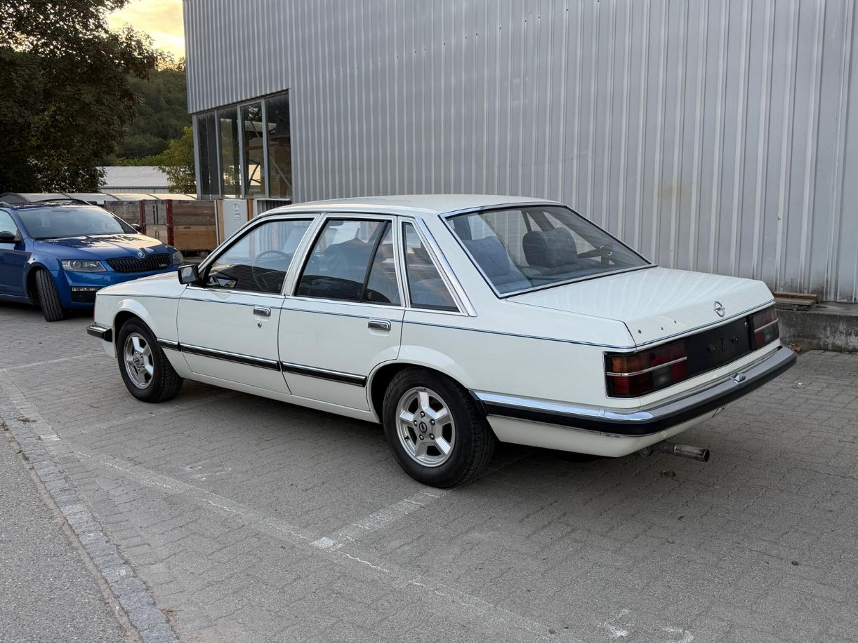OPEL A 3000 E-image-2