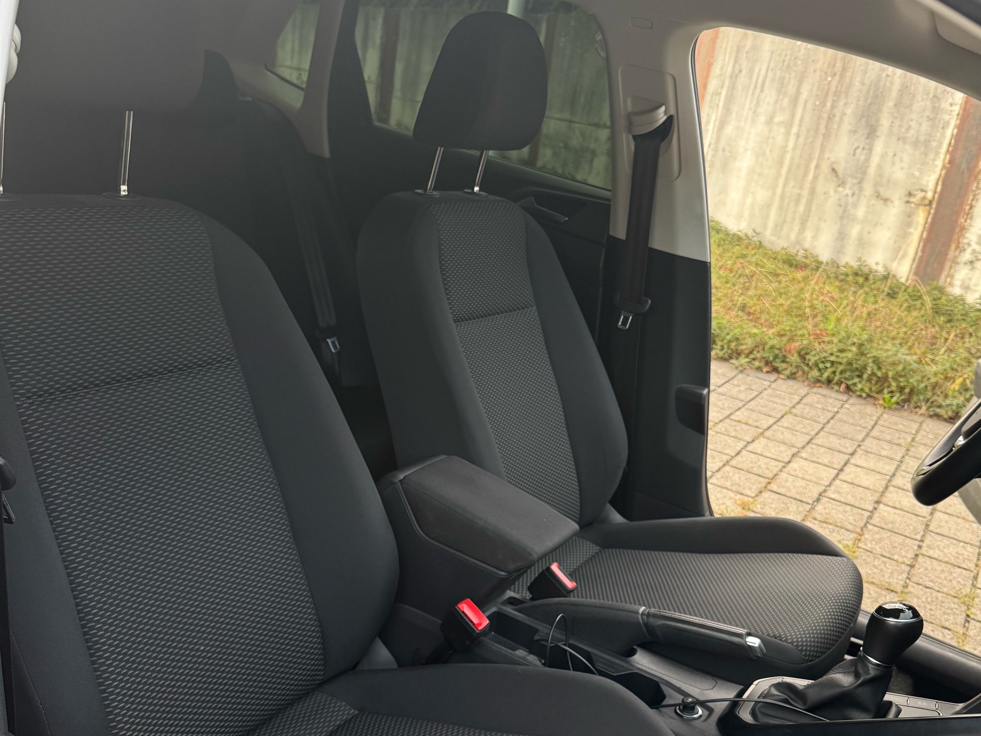 VW 1.0 MPI 80 Trendline-image-3