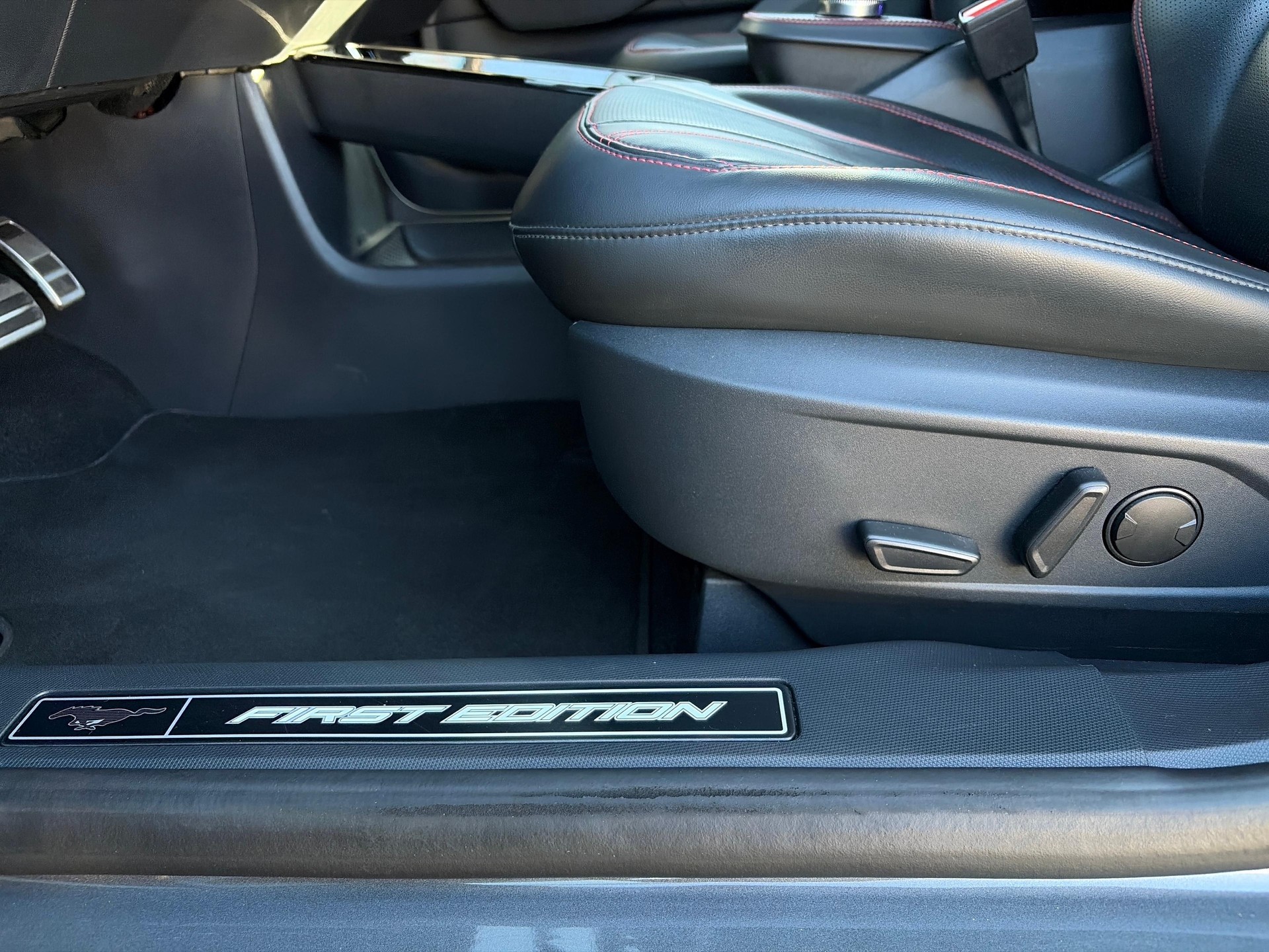 FORD Mustang Mach-E Extended First Edition AWD-image-11