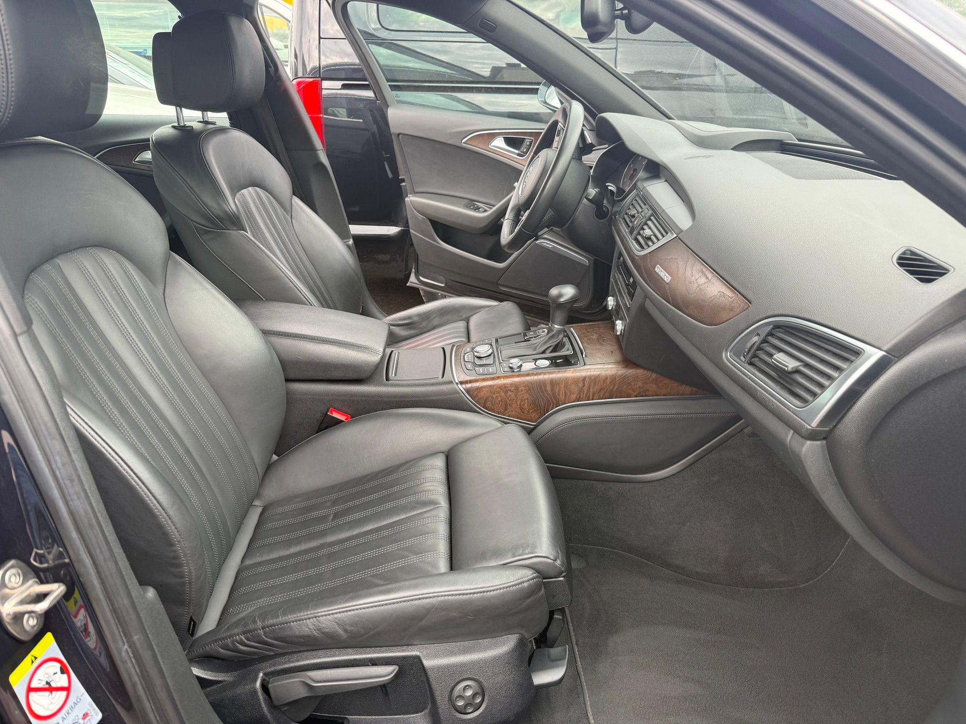 AUDI A6 Avant 3.0 TDI V6 quattro S-tronic-image-9