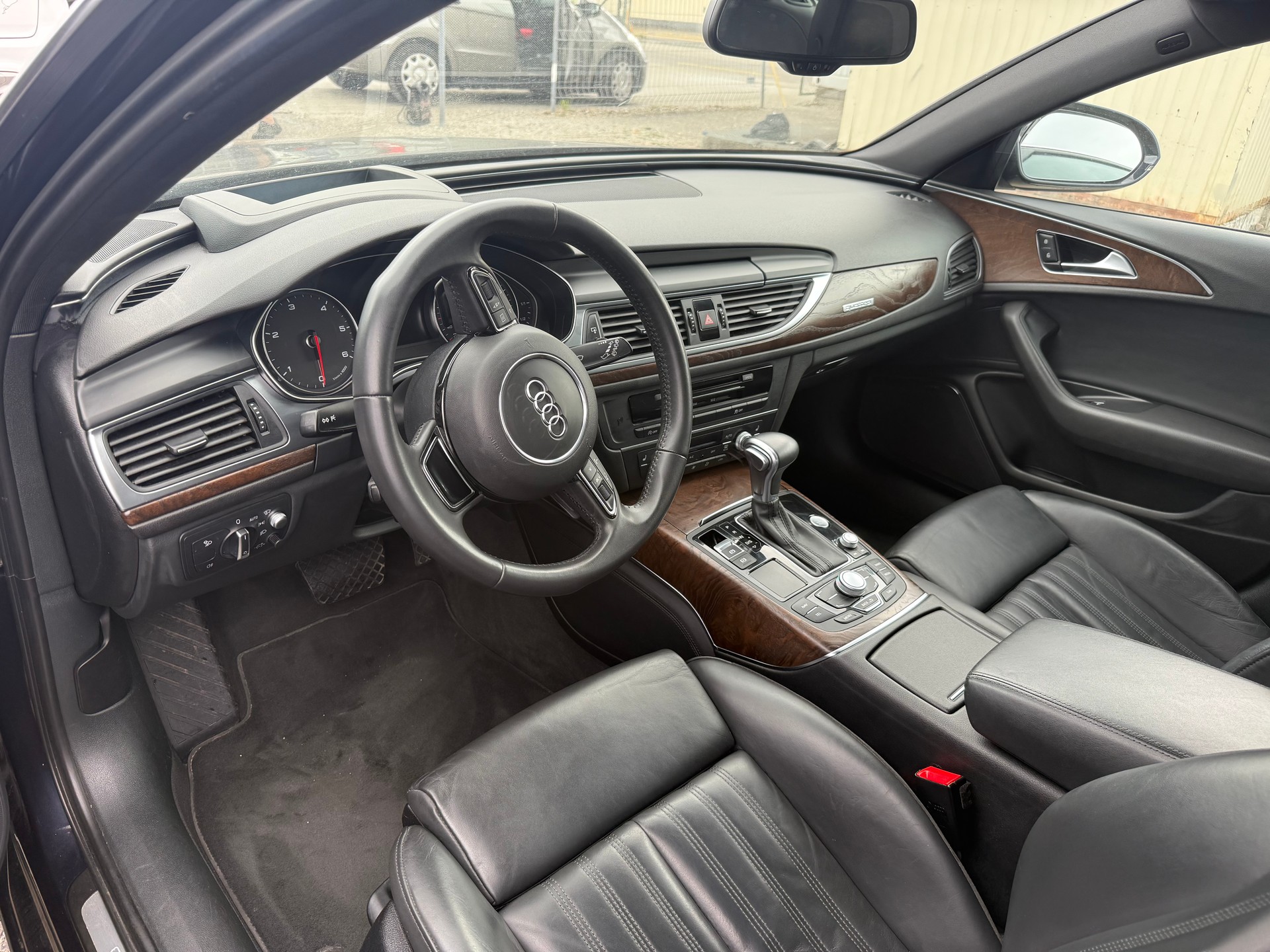 AUDI A6 Avant 3.0 TDI V6 quattro S-tronic-image-8