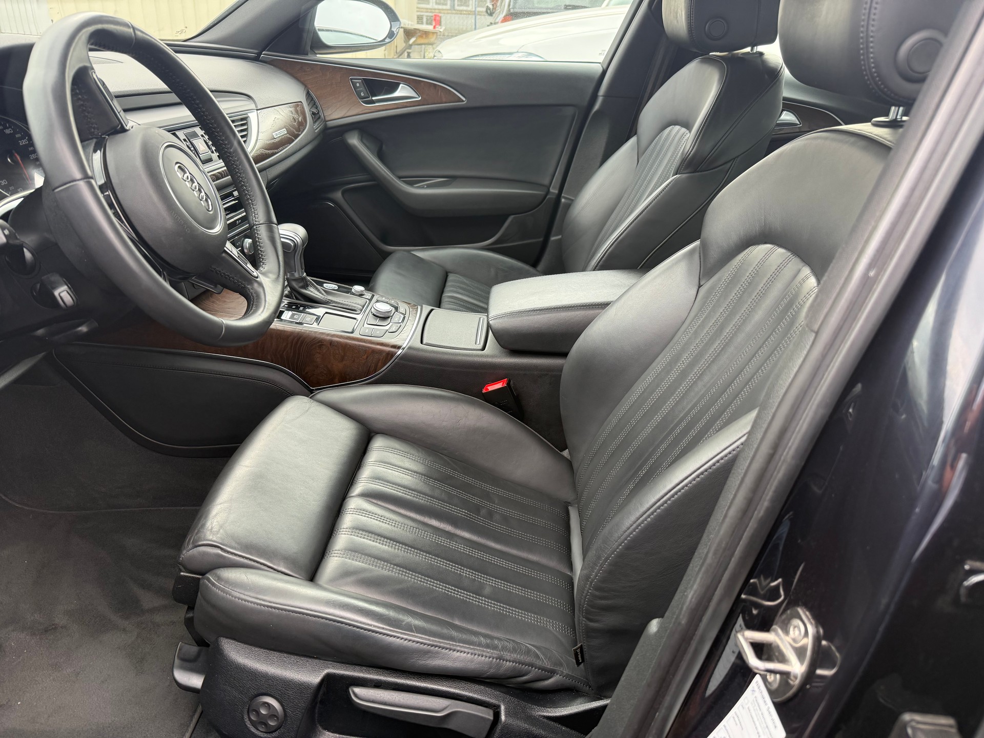 AUDI A6 Avant 3.0 TDI V6 quattro S-tronic-image-7