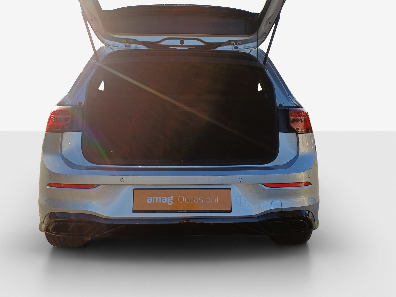 VW Golf 1.5 eTSI mHEV ACT R-Line 75 Edition DSG-image-12