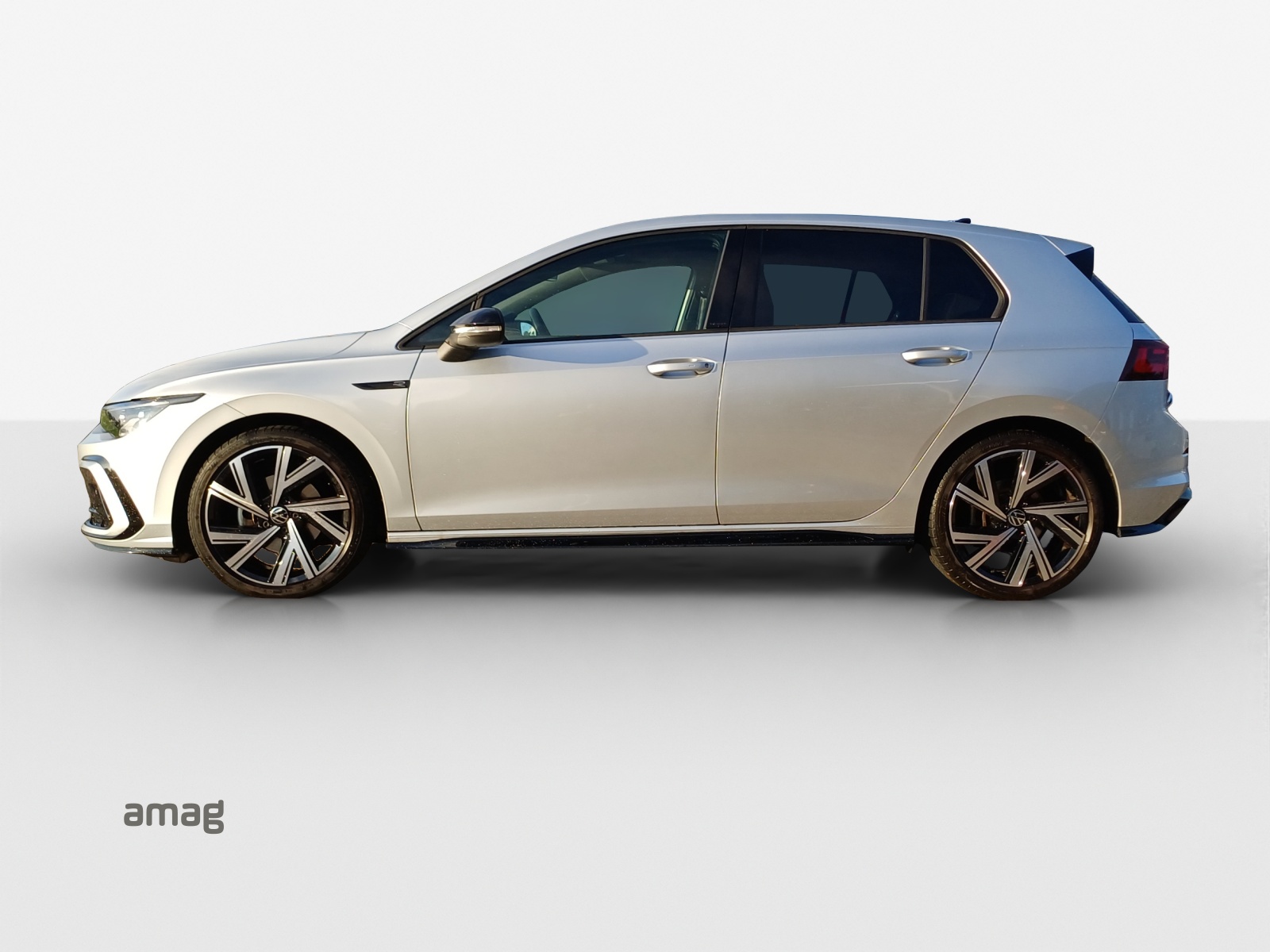 VW Golf 1.5 eTSI mHEV ACT R-Line 75 Edition DSG-image-1