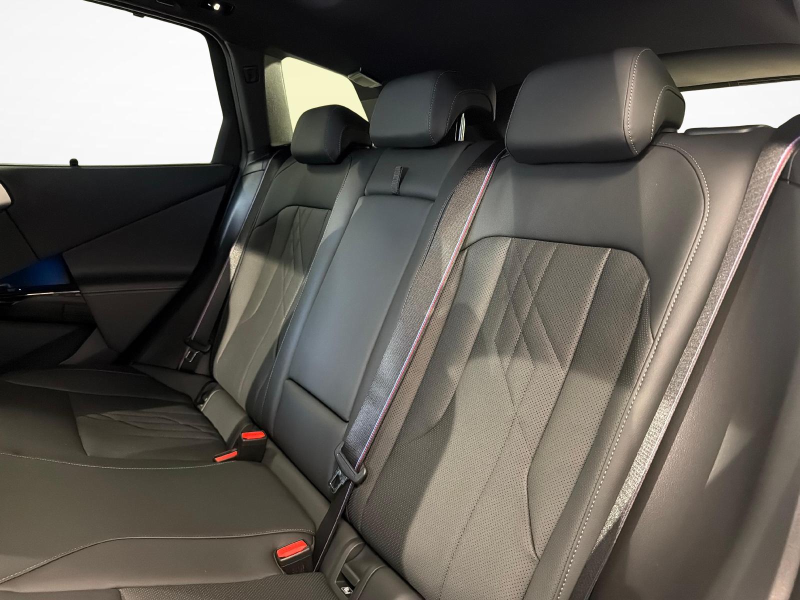 BMW X3 30e xDrive-image-17