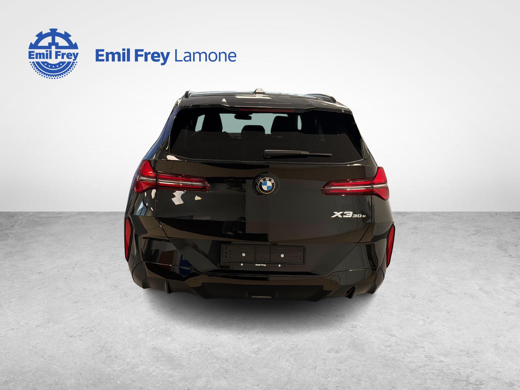 BMW X3 30e xDrive-showroom-element-3