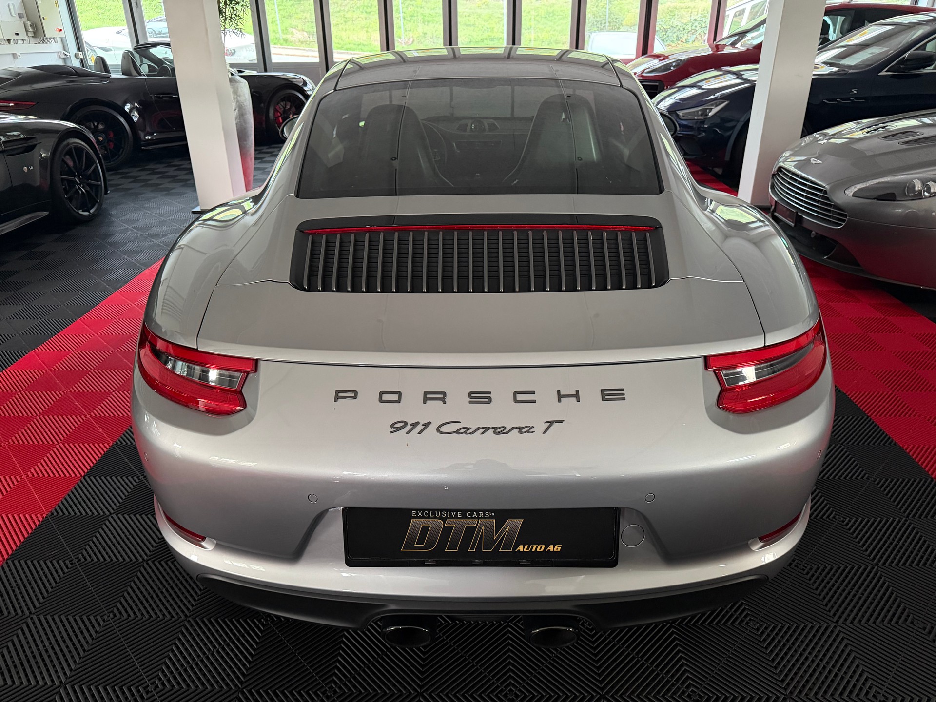 PORSCHE 911 Carrera T-showroom-element-3
