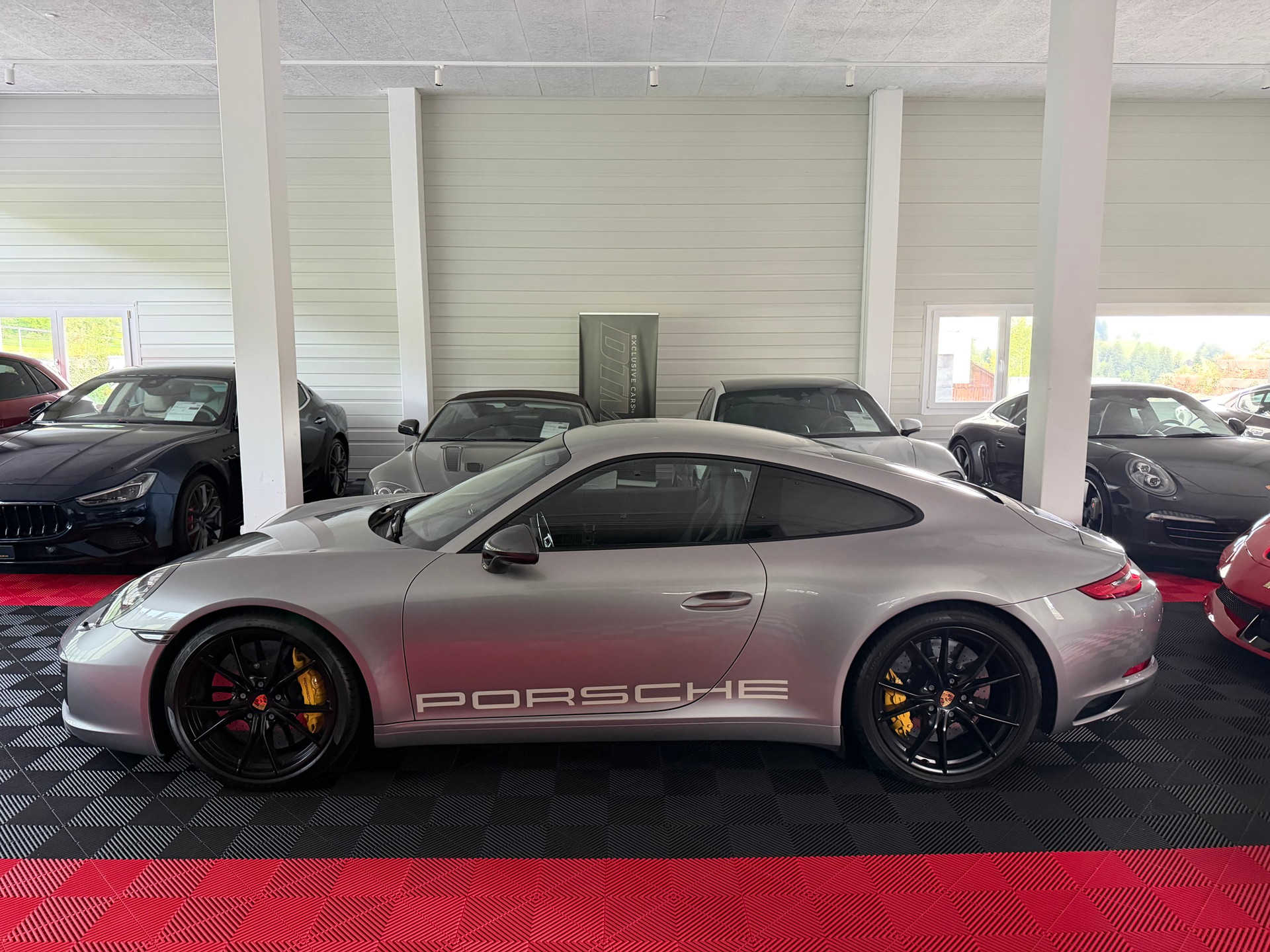 PORSCHE 911 Carrera T-showroom-element-1