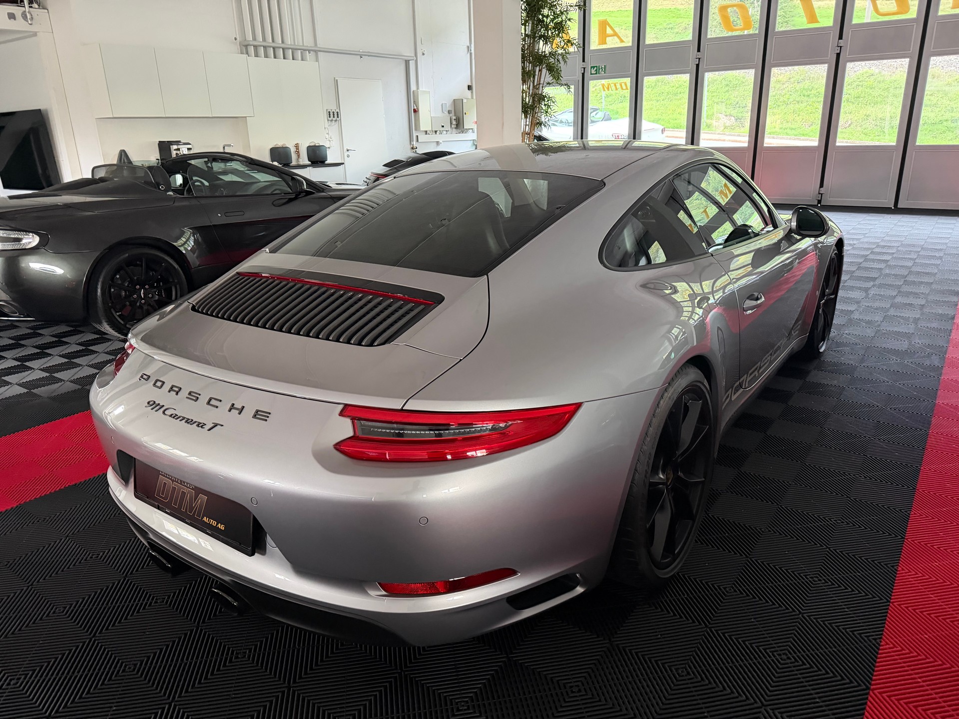 PORSCHE 911 Carrera T-image-4