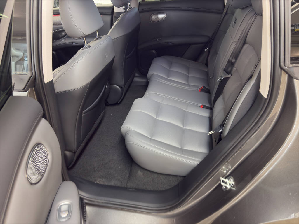 MG IM6 100 kWh Performance 21 4WD-image-7