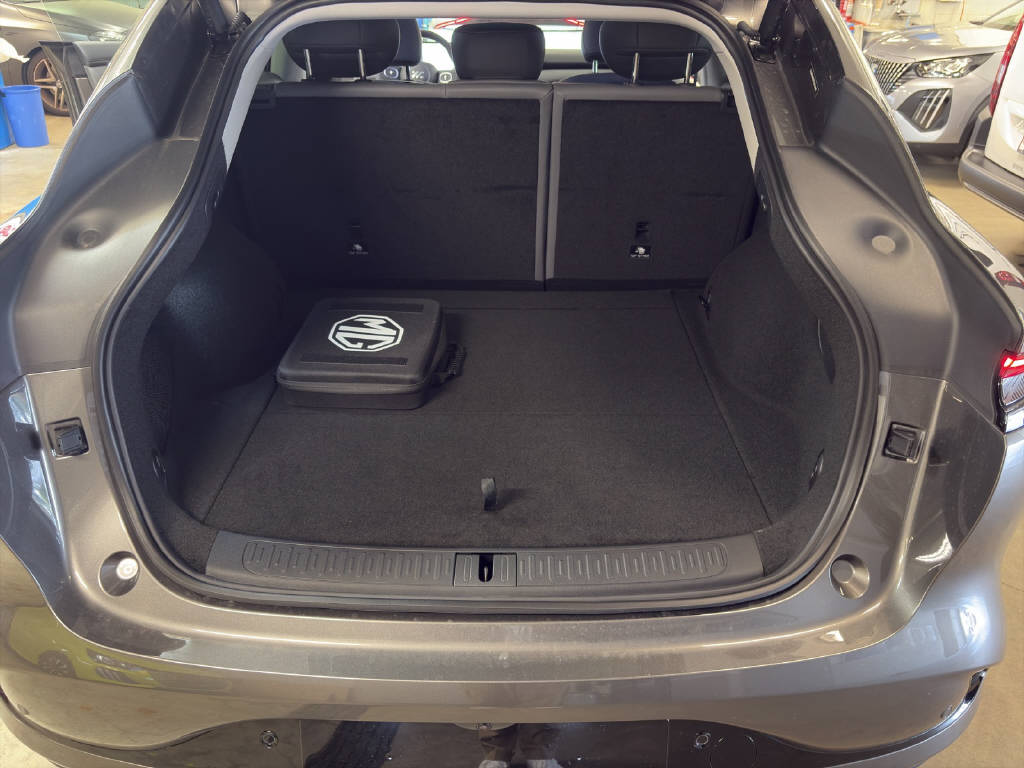MG IM6 100 kWh Performance 21 4WD-image-8