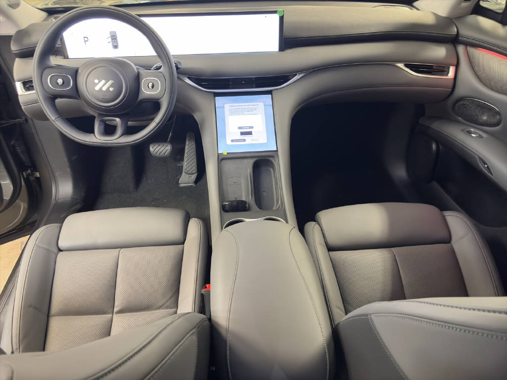 MG IM6 100 kWh Performance 21 4WD-image-6