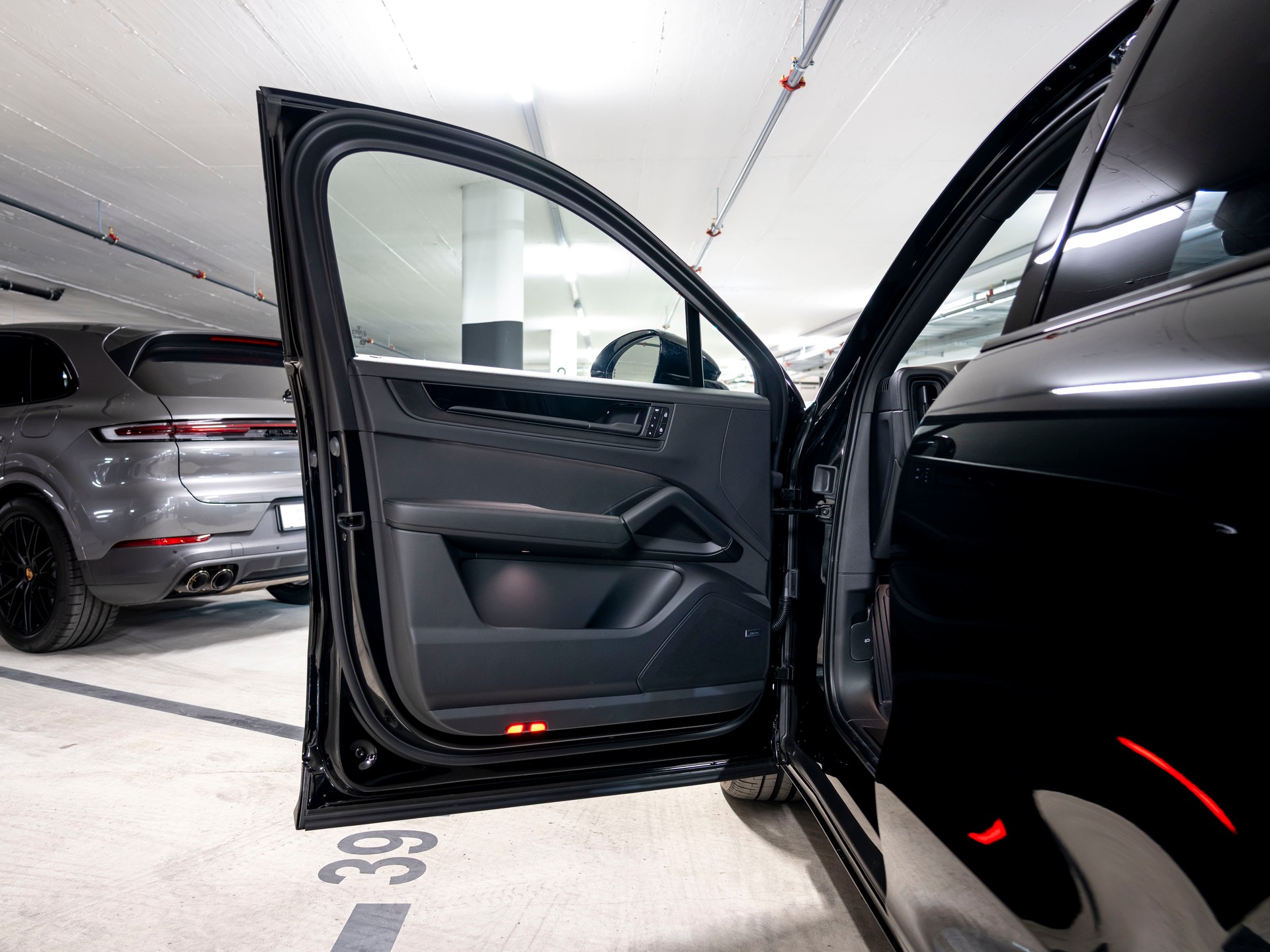 PORSCHE Cayenne Coupé Black Edition Tiptronic-image-18