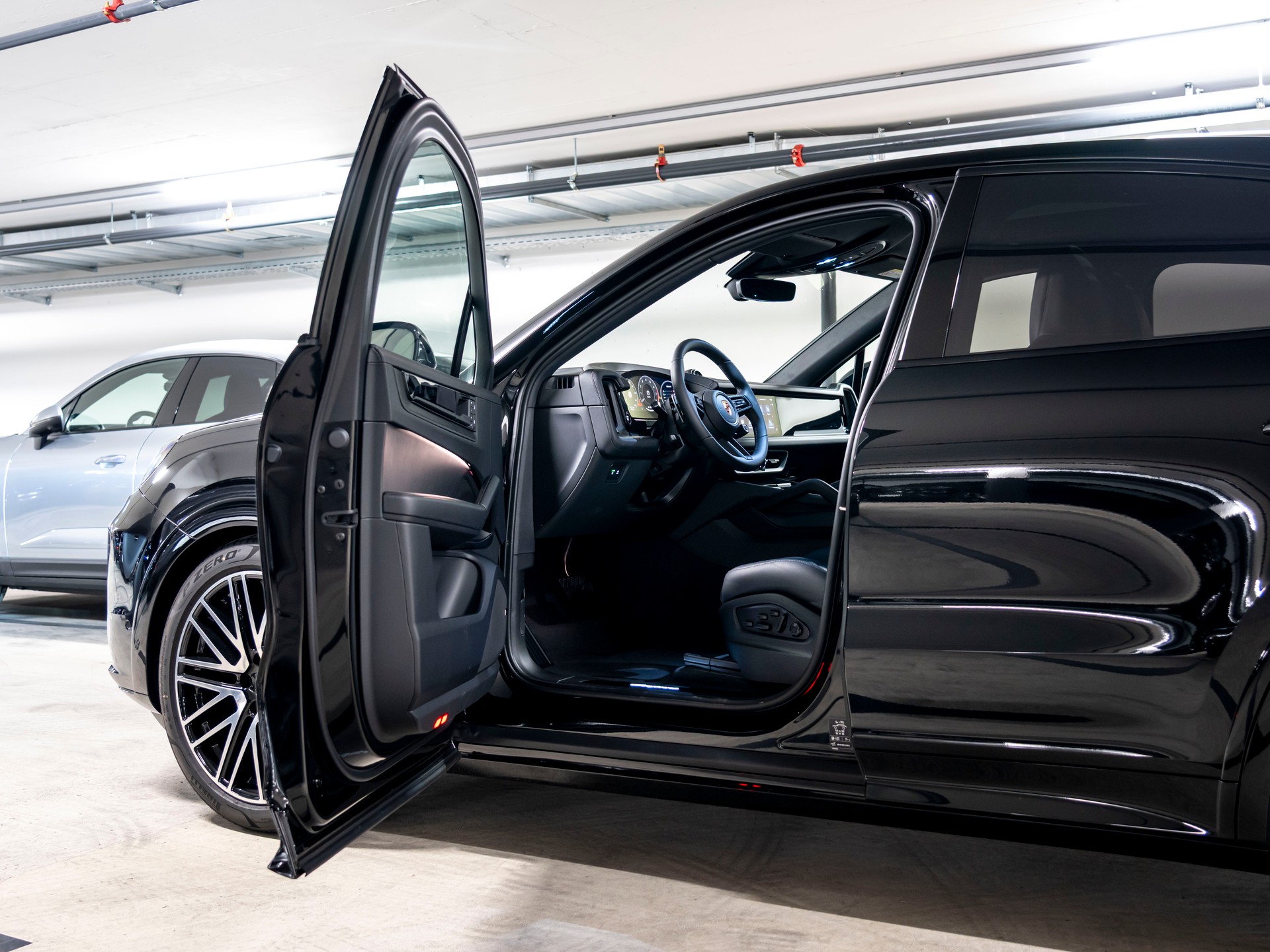 PORSCHE Cayenne Coupé Black Edition Tiptronic-image-23