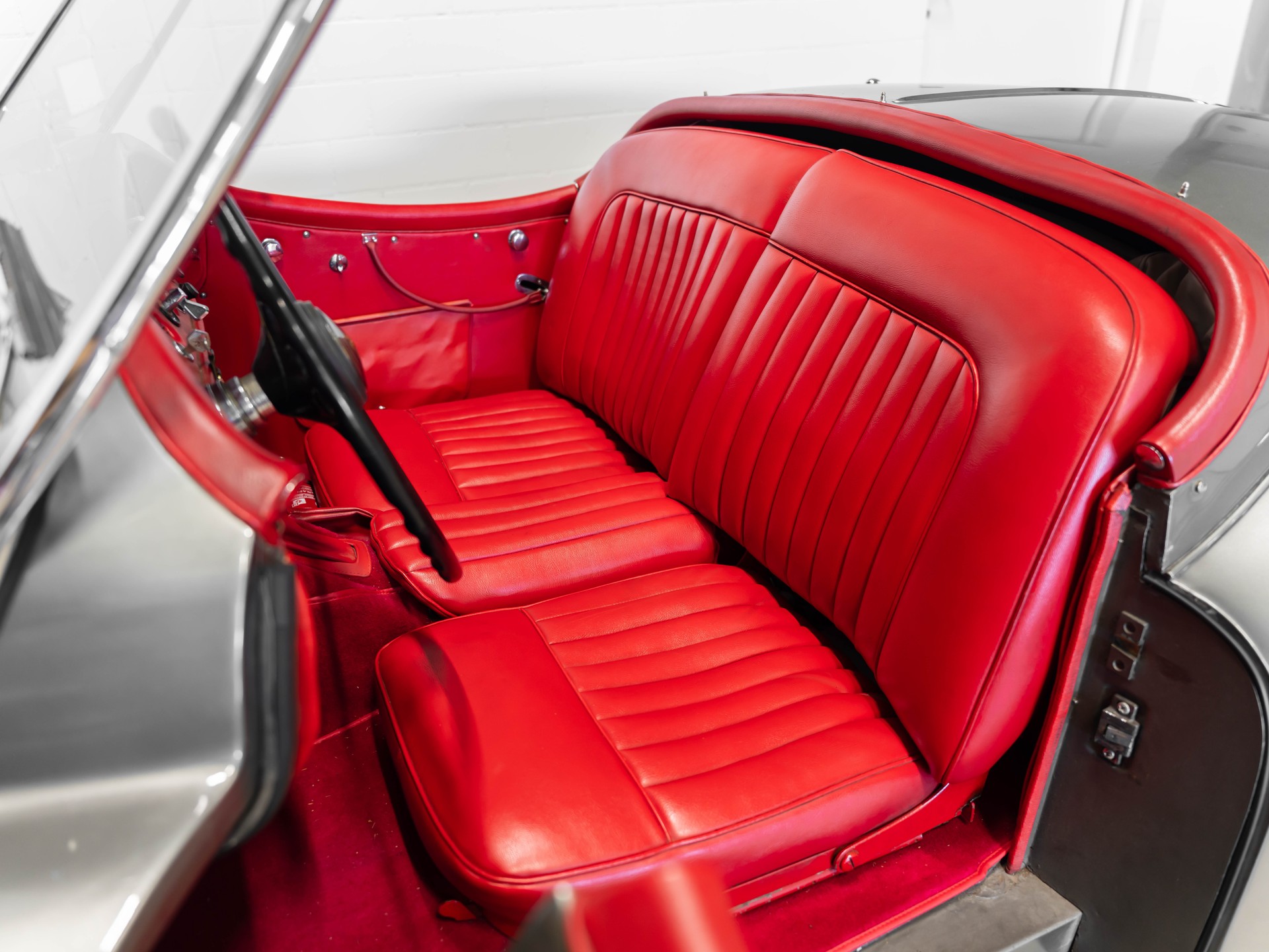 JAGUAR XK140-image-30