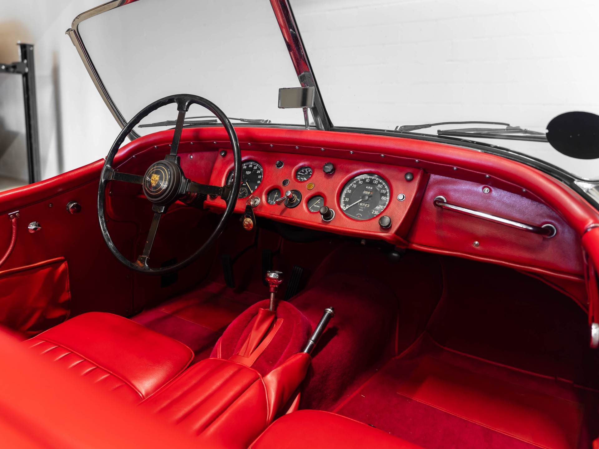 JAGUAR XK140-image-8
