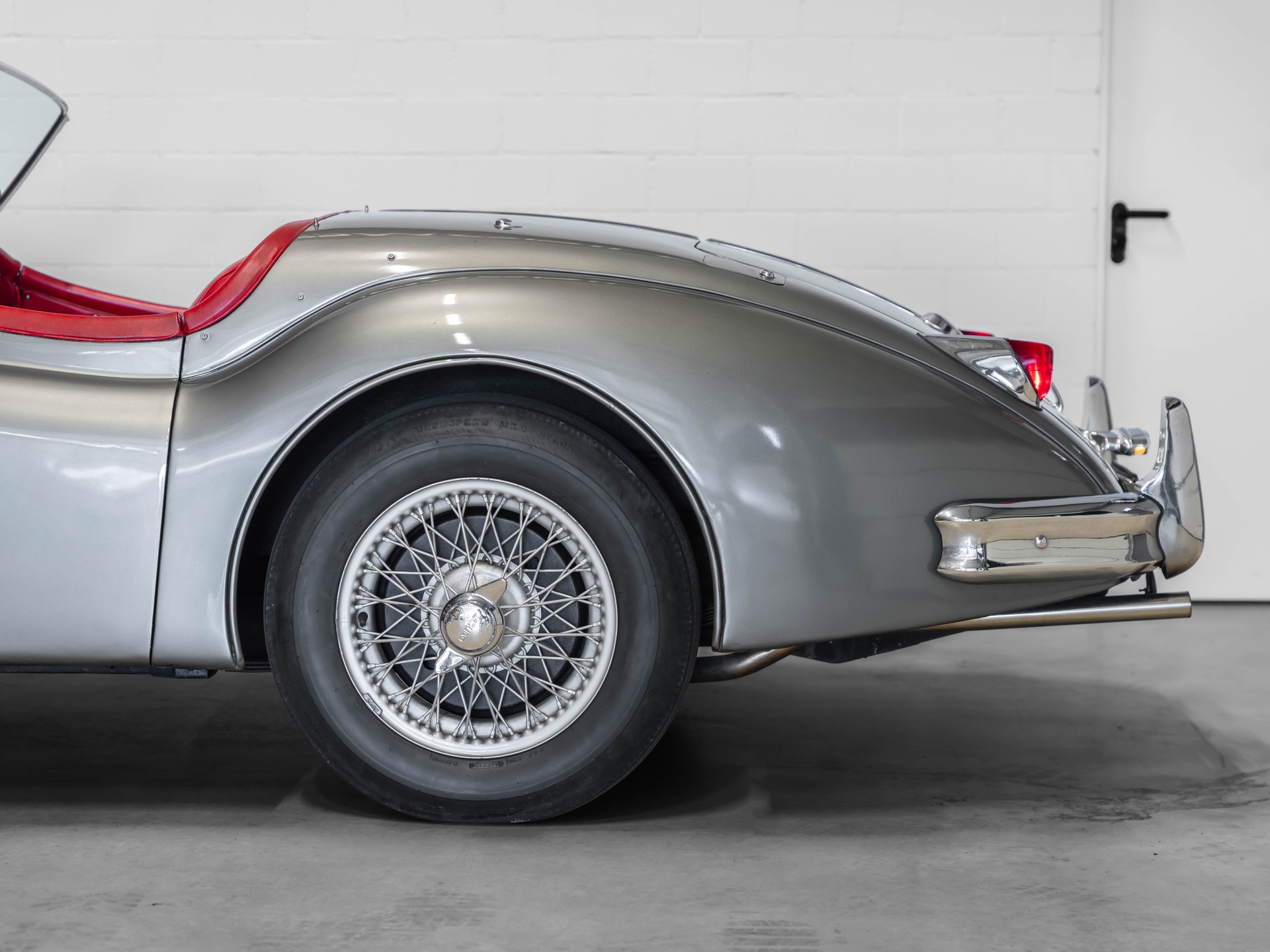JAGUAR XK140-image-23