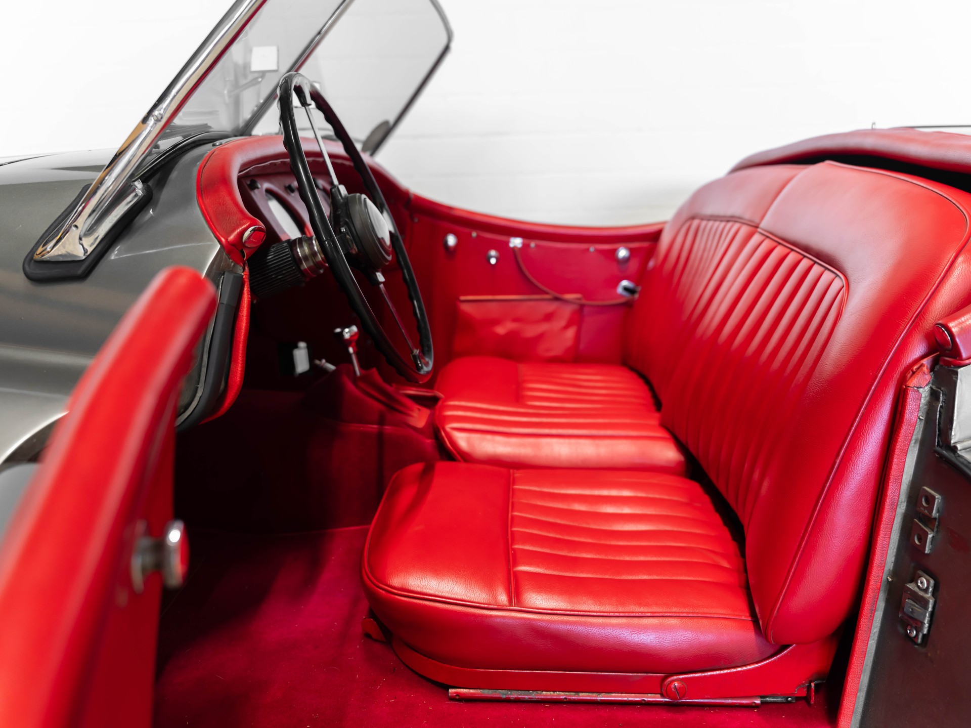 JAGUAR XK140-image-29